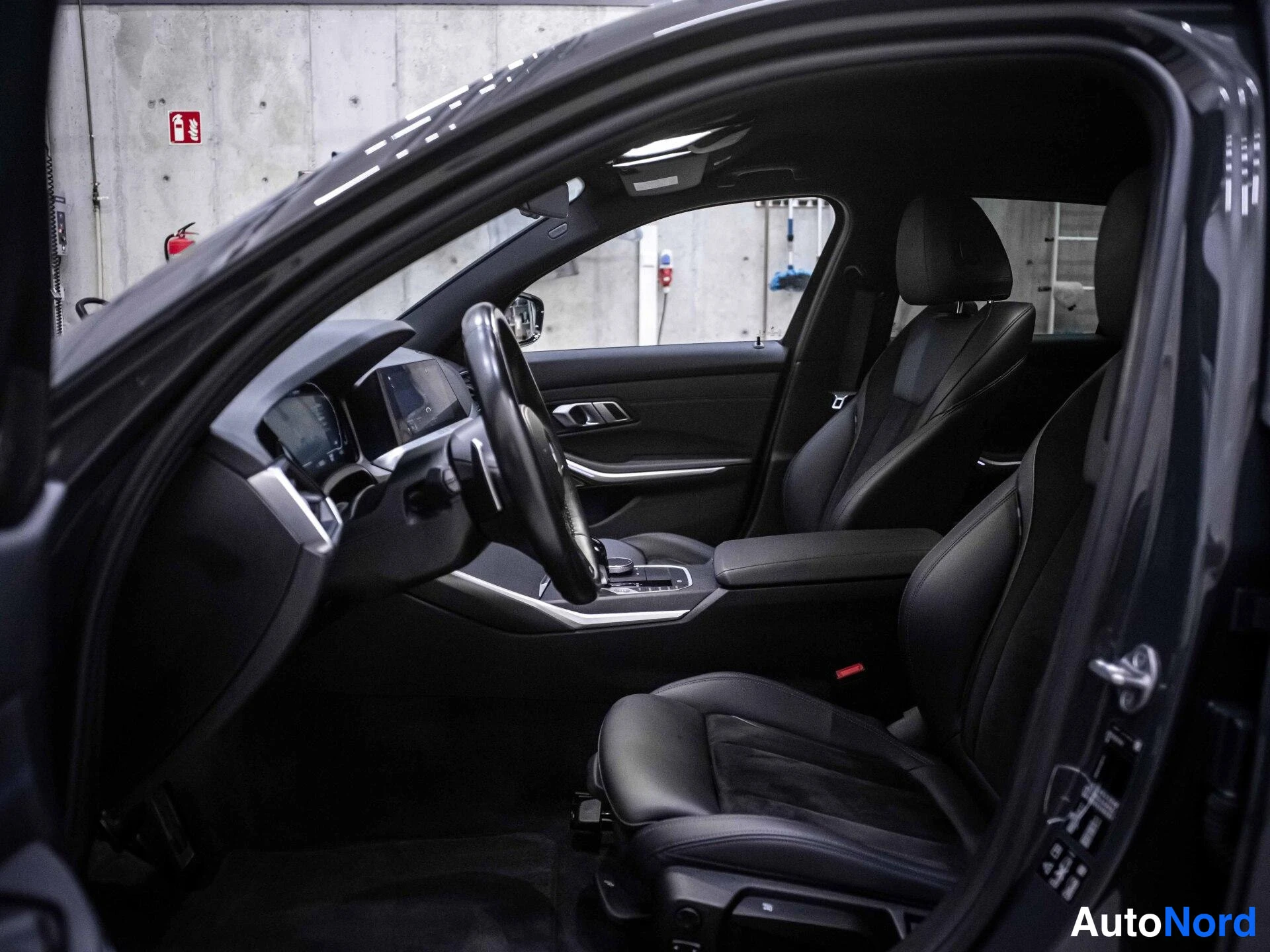 Harmaa BMW M340d xDrive 2020, ohjaamo, kuva 8