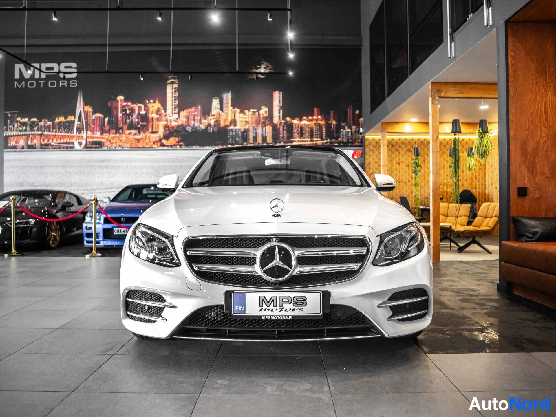 Valkoinen Mercedes-Benz E 250 2018, edestä, kuva 5