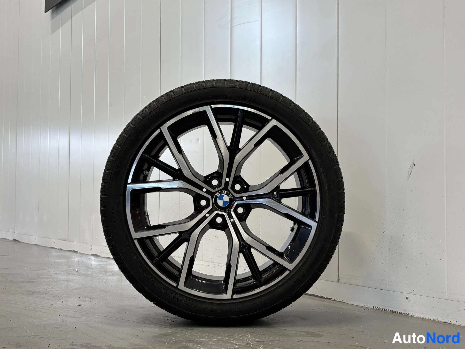 Sininen BMW 530d 2021, yksityiskohta, kuva 20