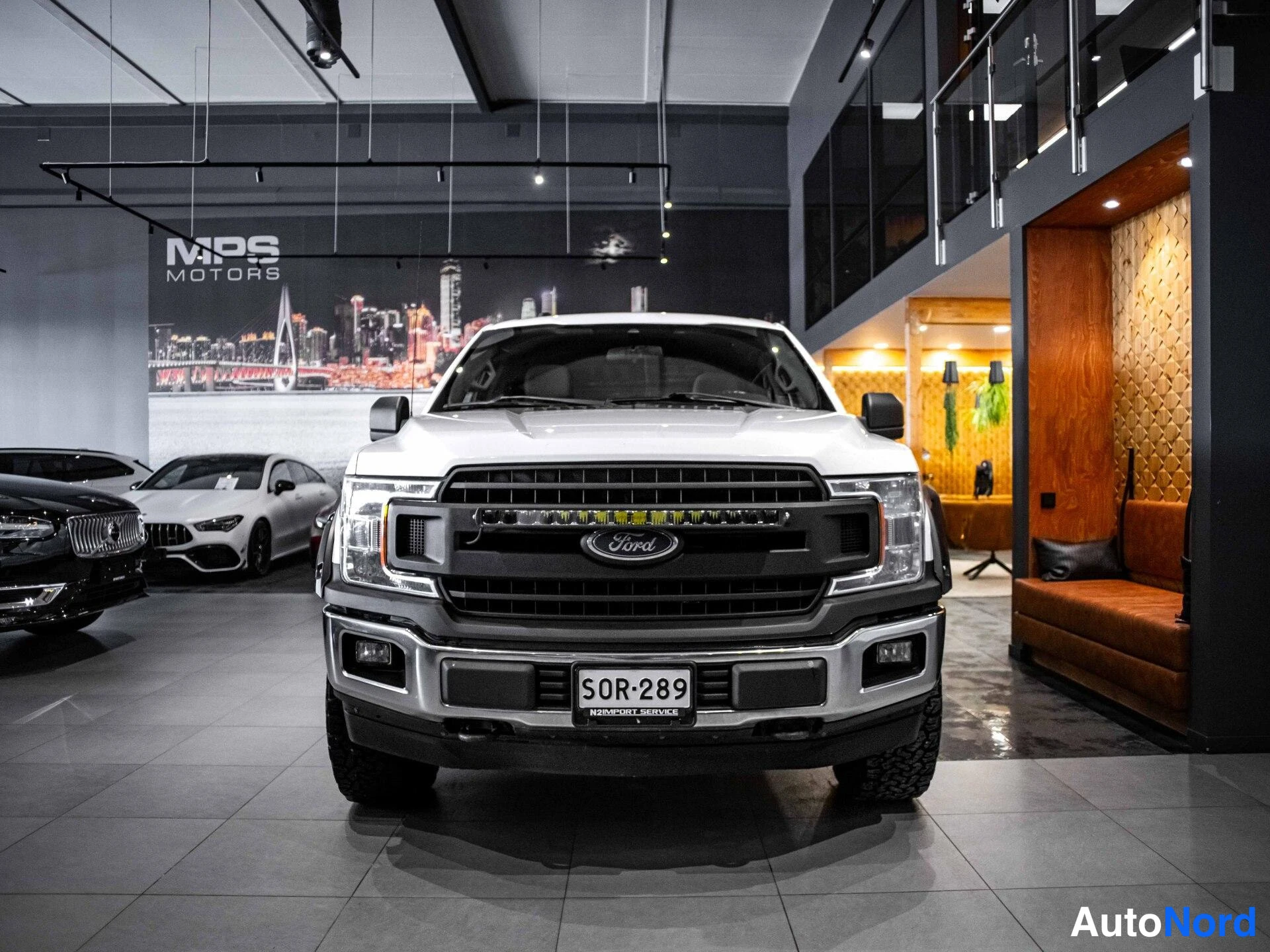Valkoinen Ford F-150 2019, edestä, kuva 5