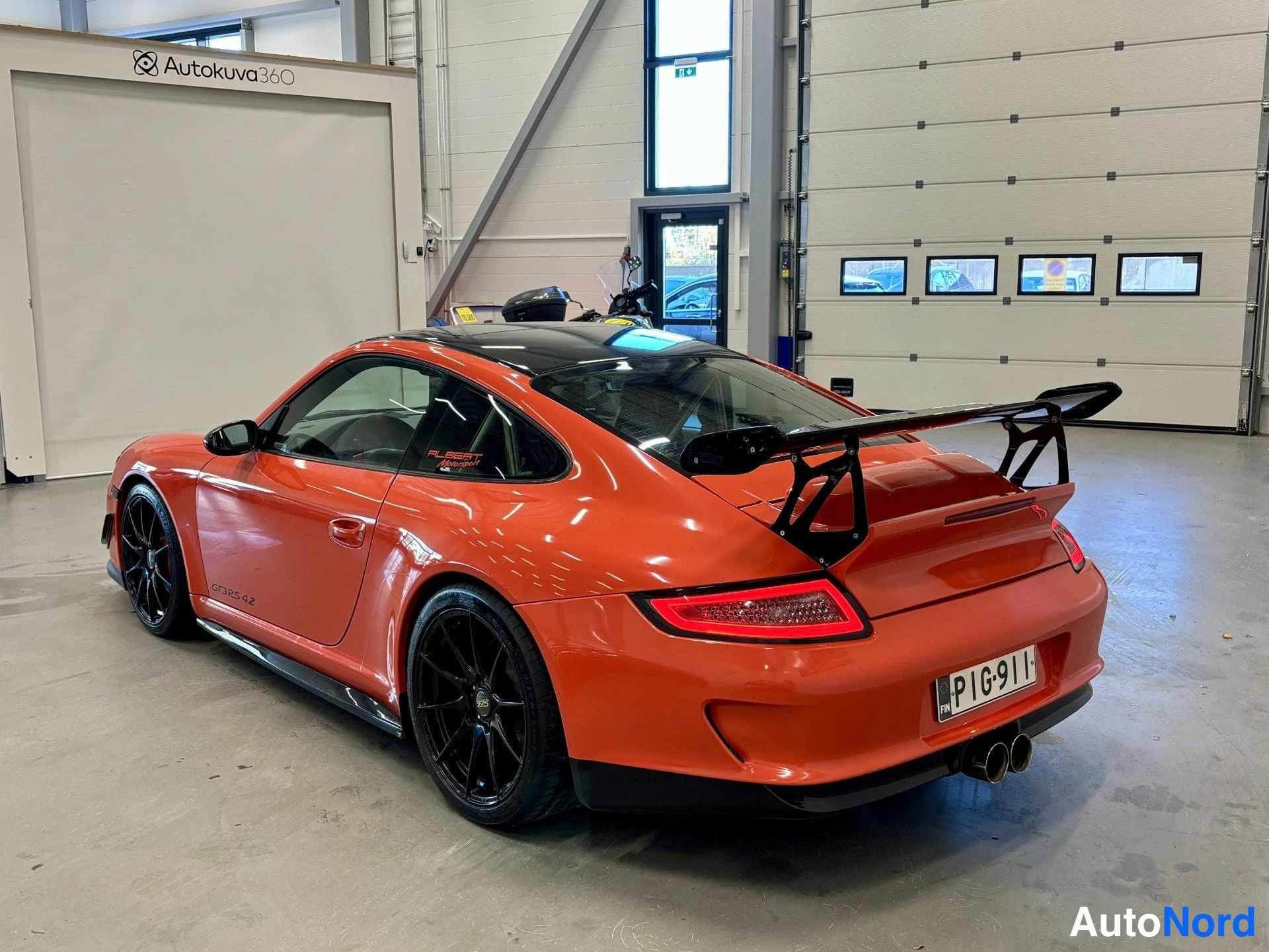 Oranssi Porsche 911 2005, takaviisto, kuva 11