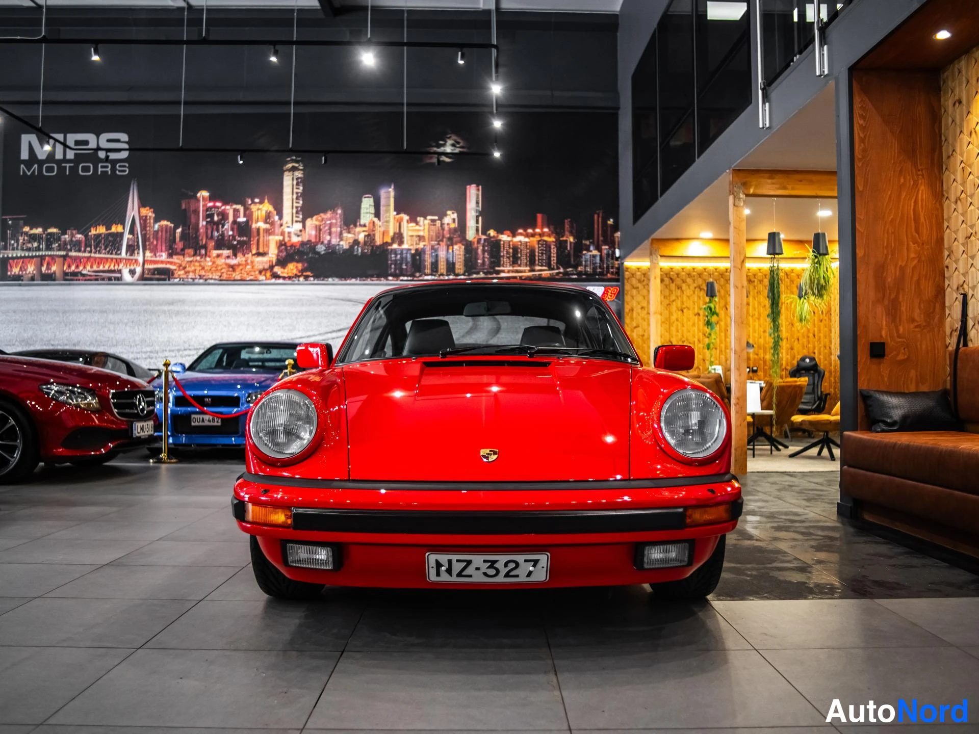Punainen Porsche 911 1985, edestä, kuva 5