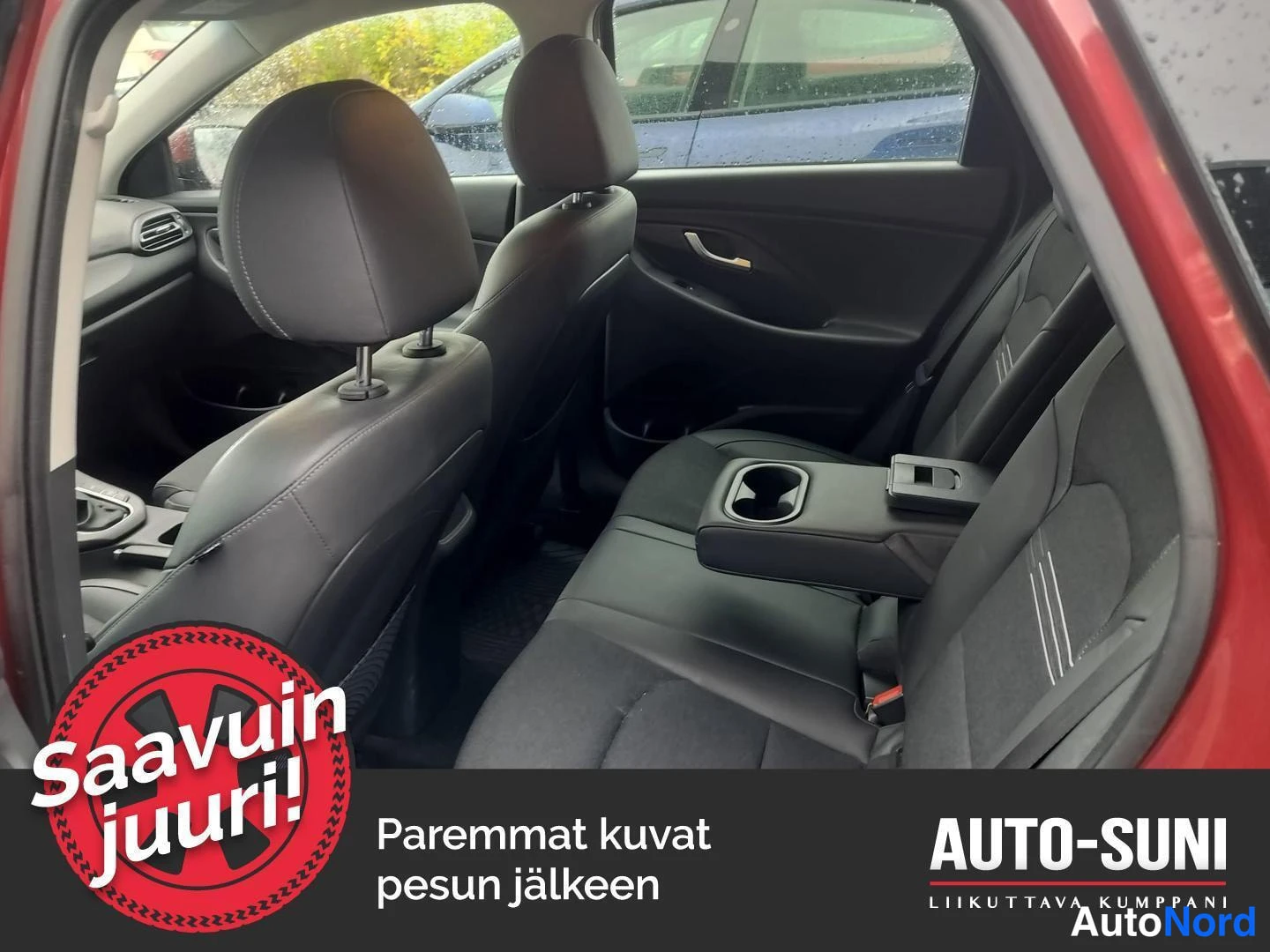 Punainen Hyundai i30 2021, takaistuimet, kuva 8