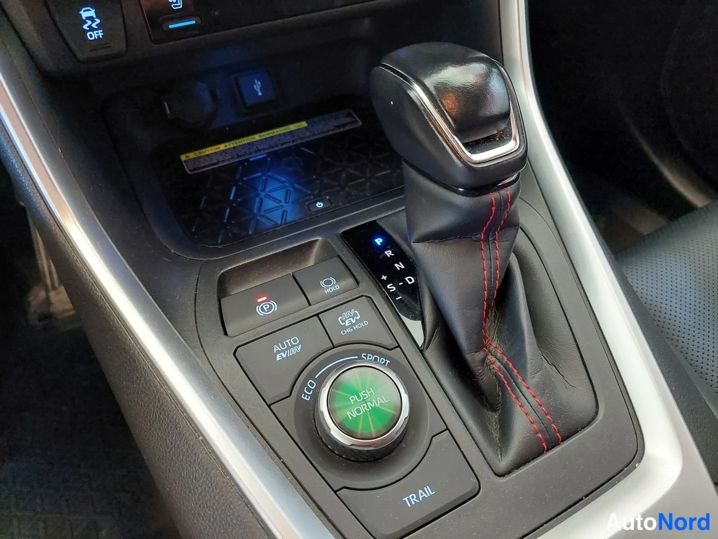 Harmaa Toyota RAV4 2021, yksityiskohta, kuva 23
