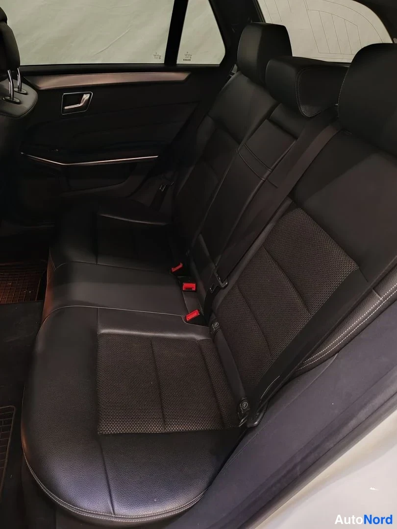 Vit Mercedes-Benz E 220 BlueTEC 2015, baksäten, bild 12