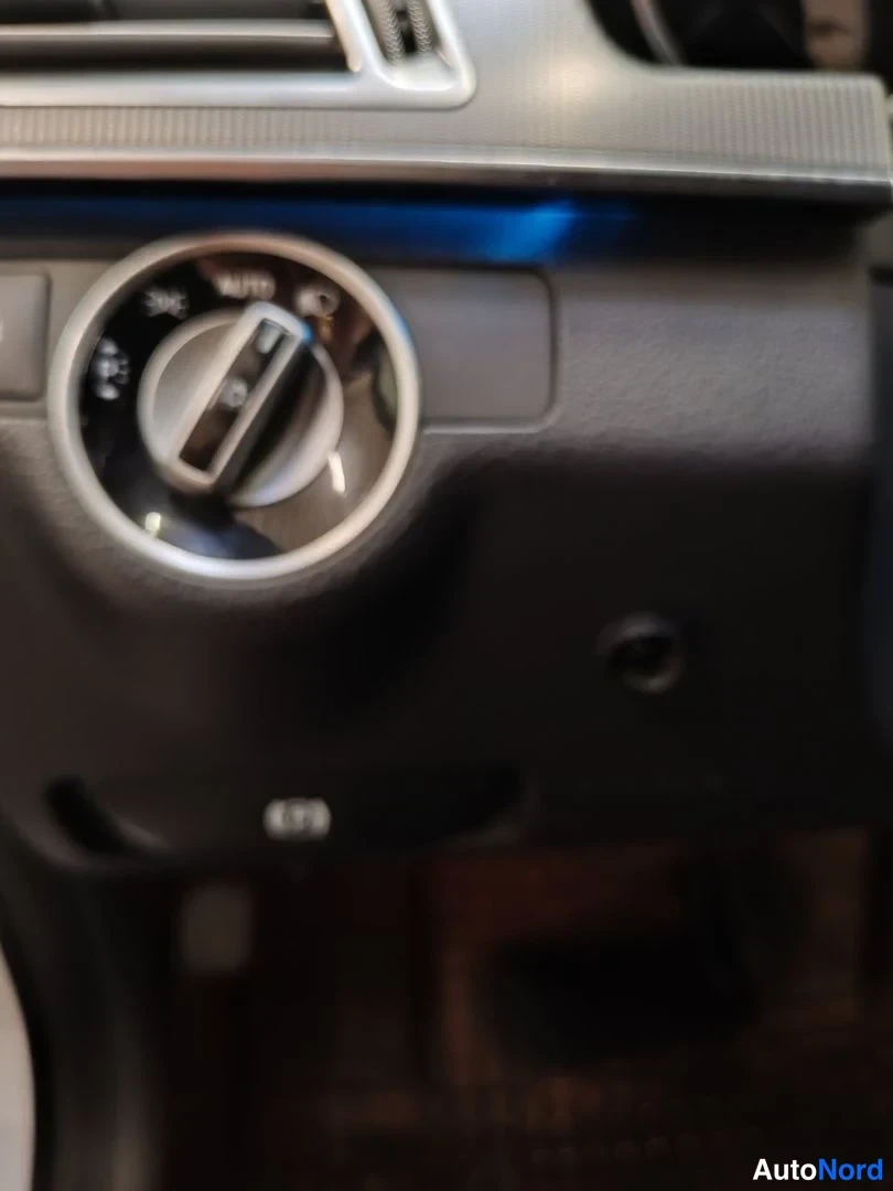 Vit Mercedes-Benz E 220 BlueTEC 2015, detalj, bild 15