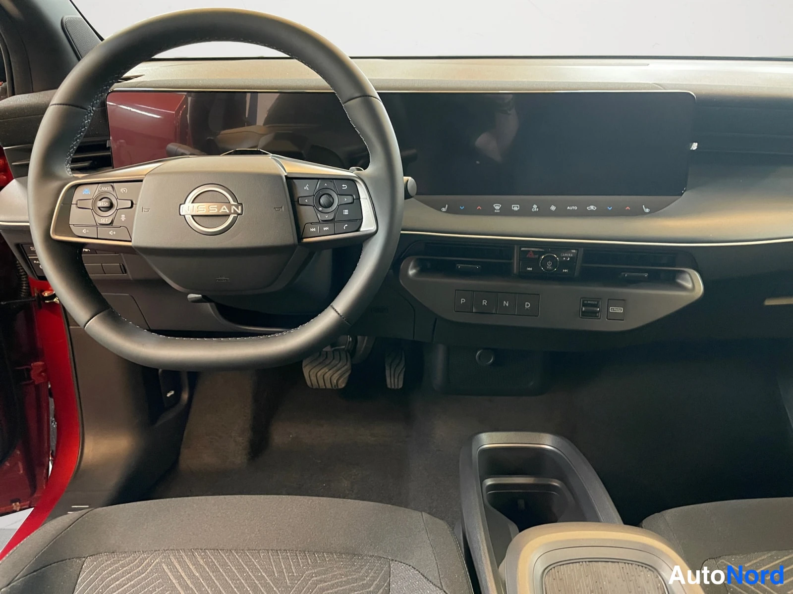 Red Nissan Leaf 2026, cockpit, photo 10