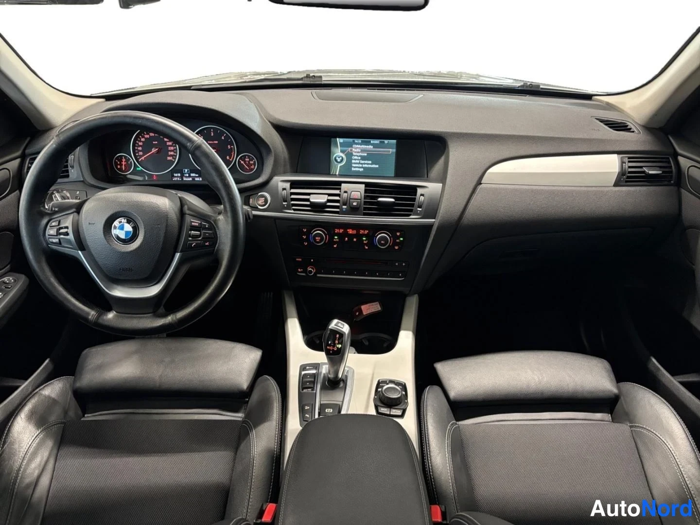 Harmaa BMW X3 xDrive20d 2014, ohjaamo, kuva 8