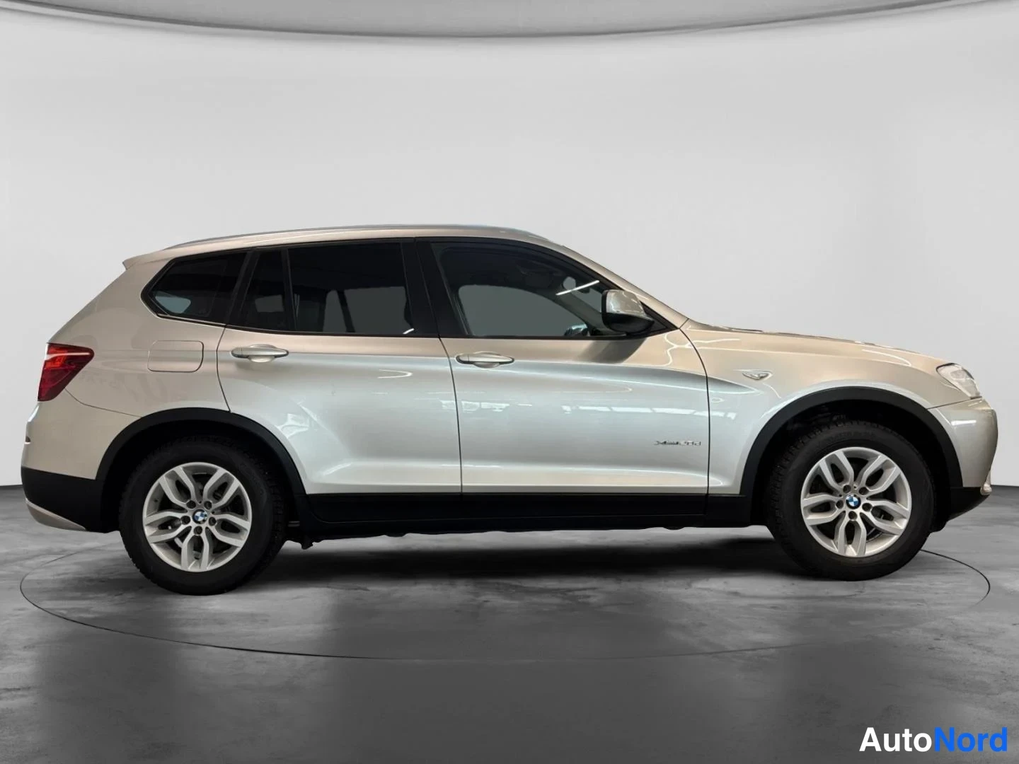 Harmaa BMW X3 xDrive20d 2014, sivulta, kuva 4