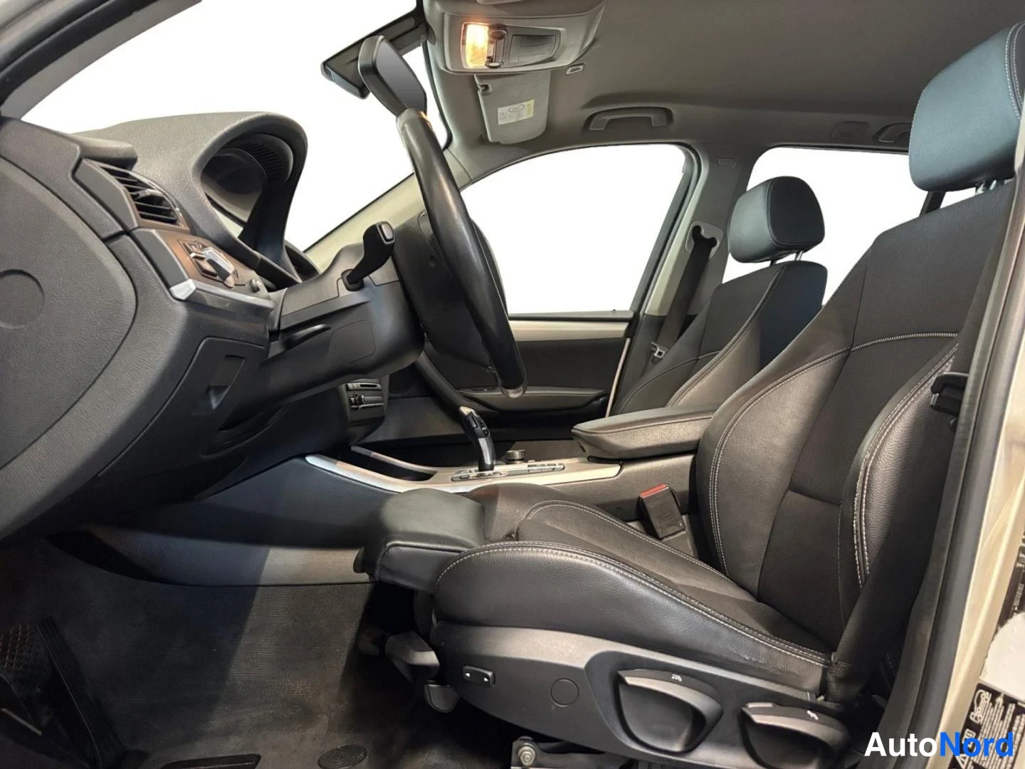 Harmaa BMW X3 xDrive20d 2014, etuistuimet, kuva 11
