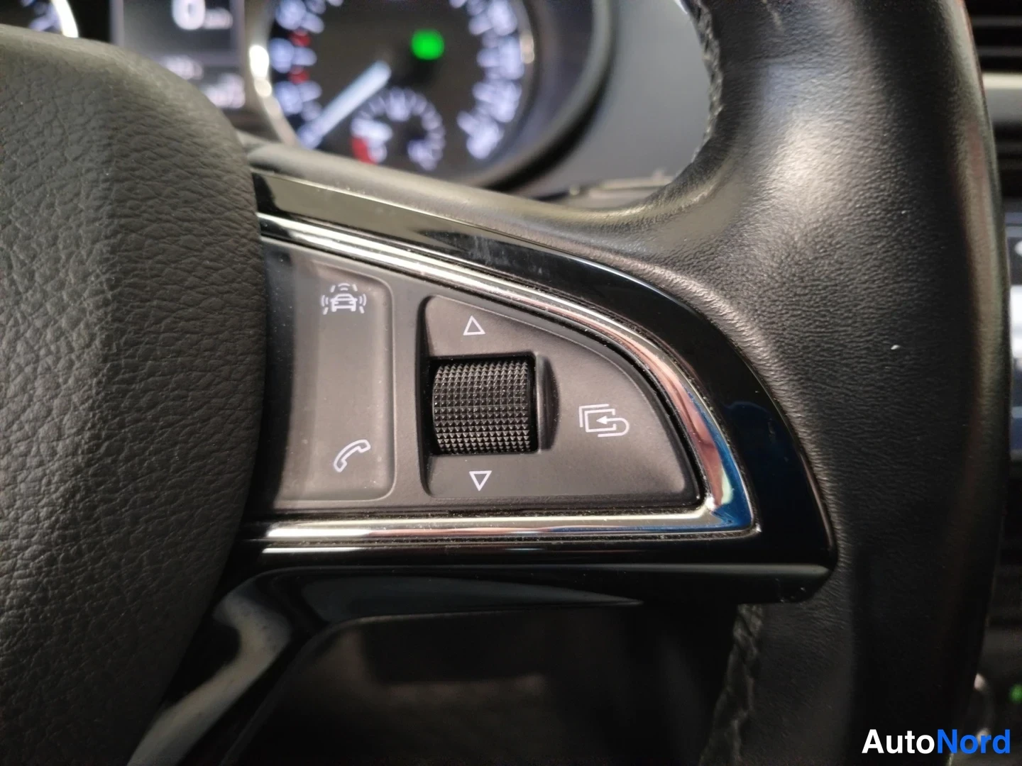 Harmaa Skoda Octavia 2017, yksityiskohta, kuva 18