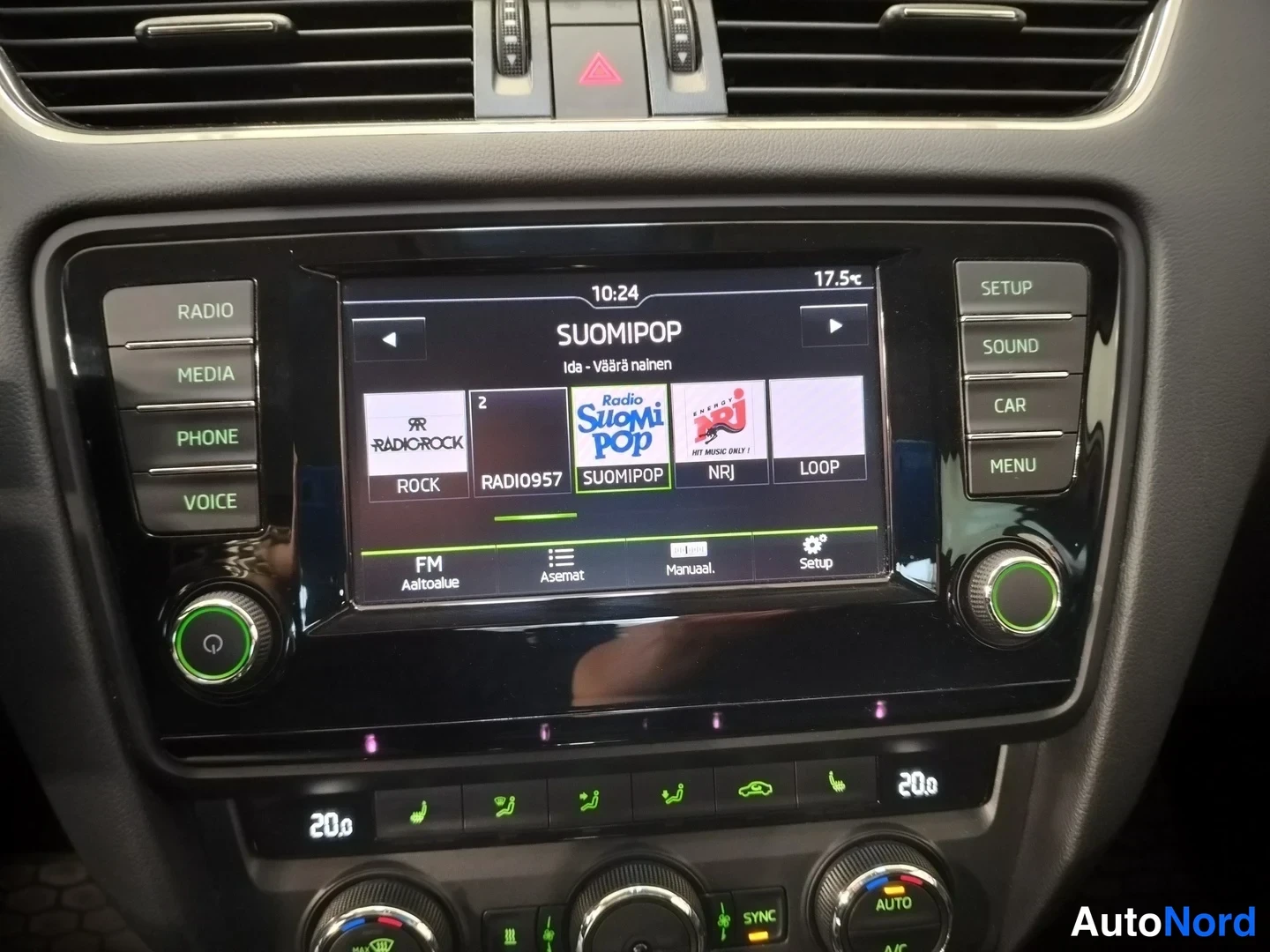 Harmaa Skoda Octavia 2017, yksityiskohta, kuva 20
