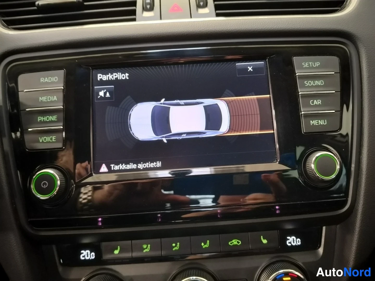 Harmaa Skoda Octavia 2017, yksityiskohta, kuva 21