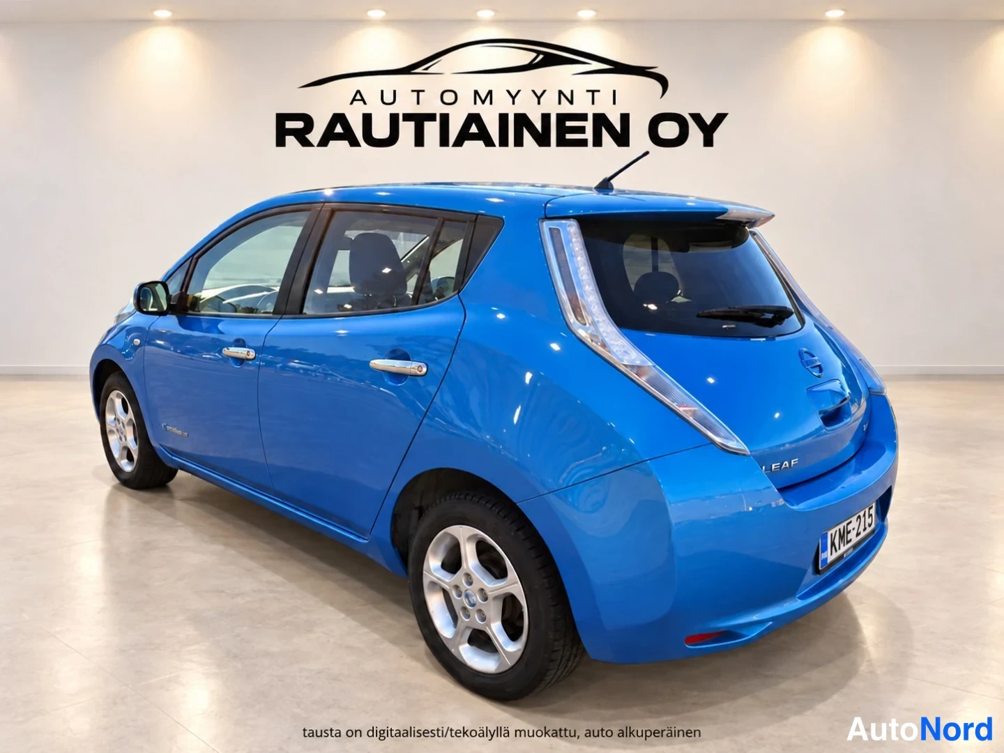 Blue Nissan Leaf 2012, rear three-quarter, photo 4