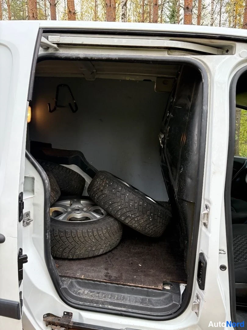 Vit Renault Kangoo Express 2011, bagageutrymme, bild 9