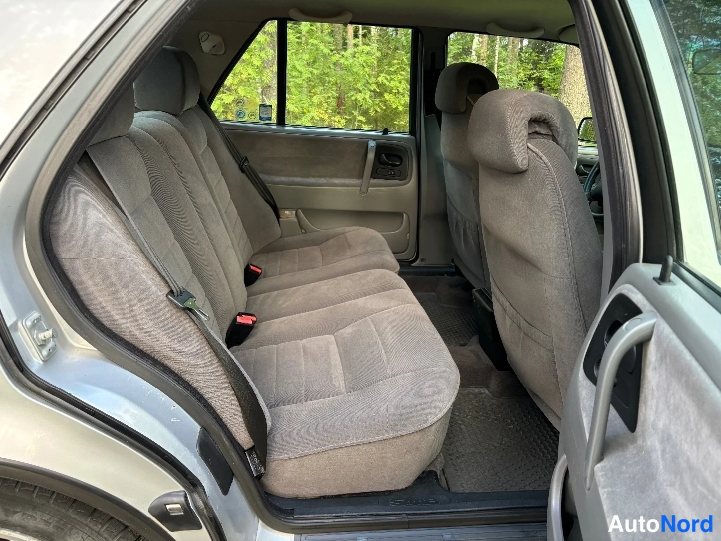 Silver Saab 9000 CS 1995, baksäten, bild 10