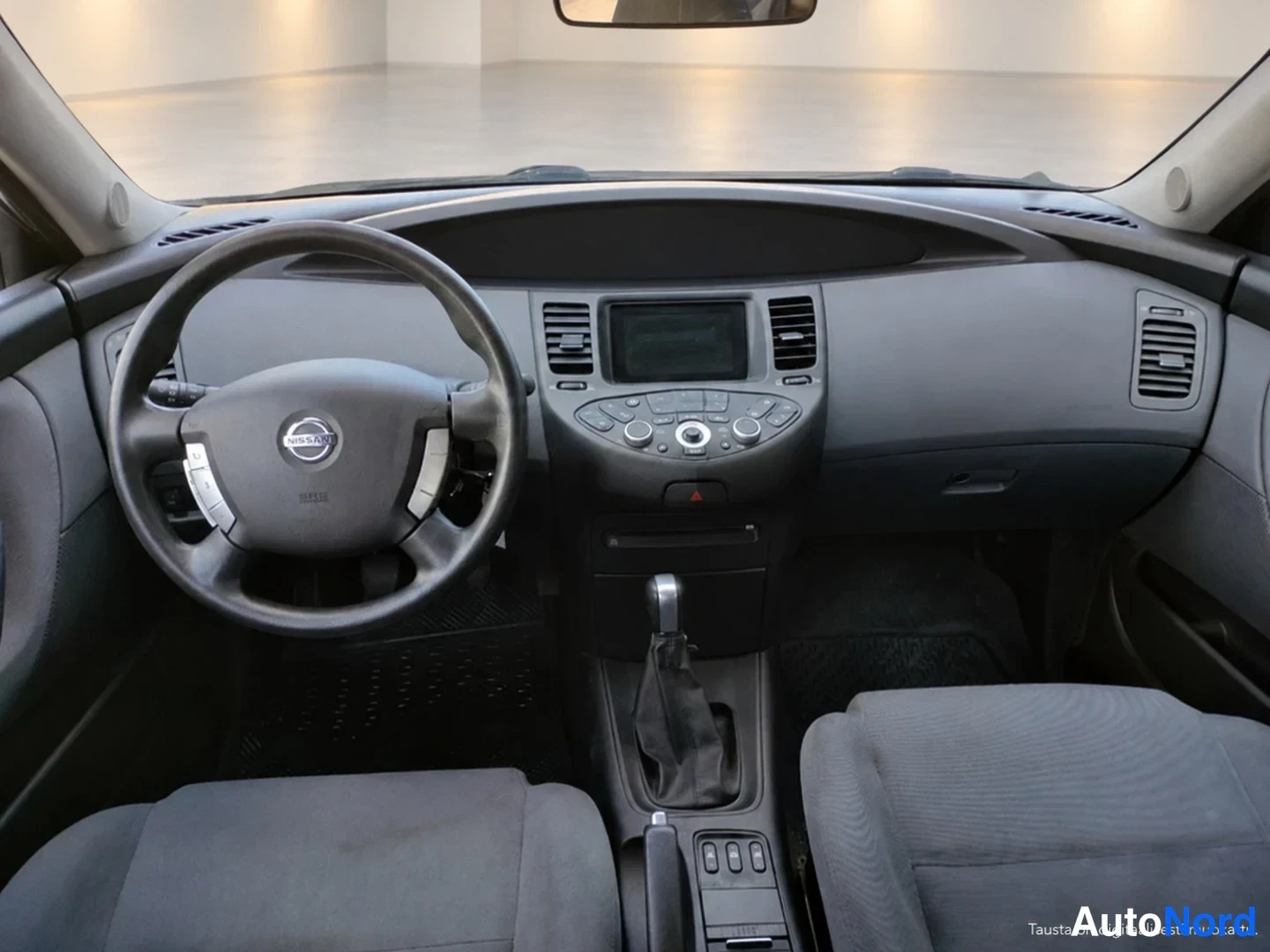 Hopea Nissan Primera 2006, ohjaamo, kuva 6