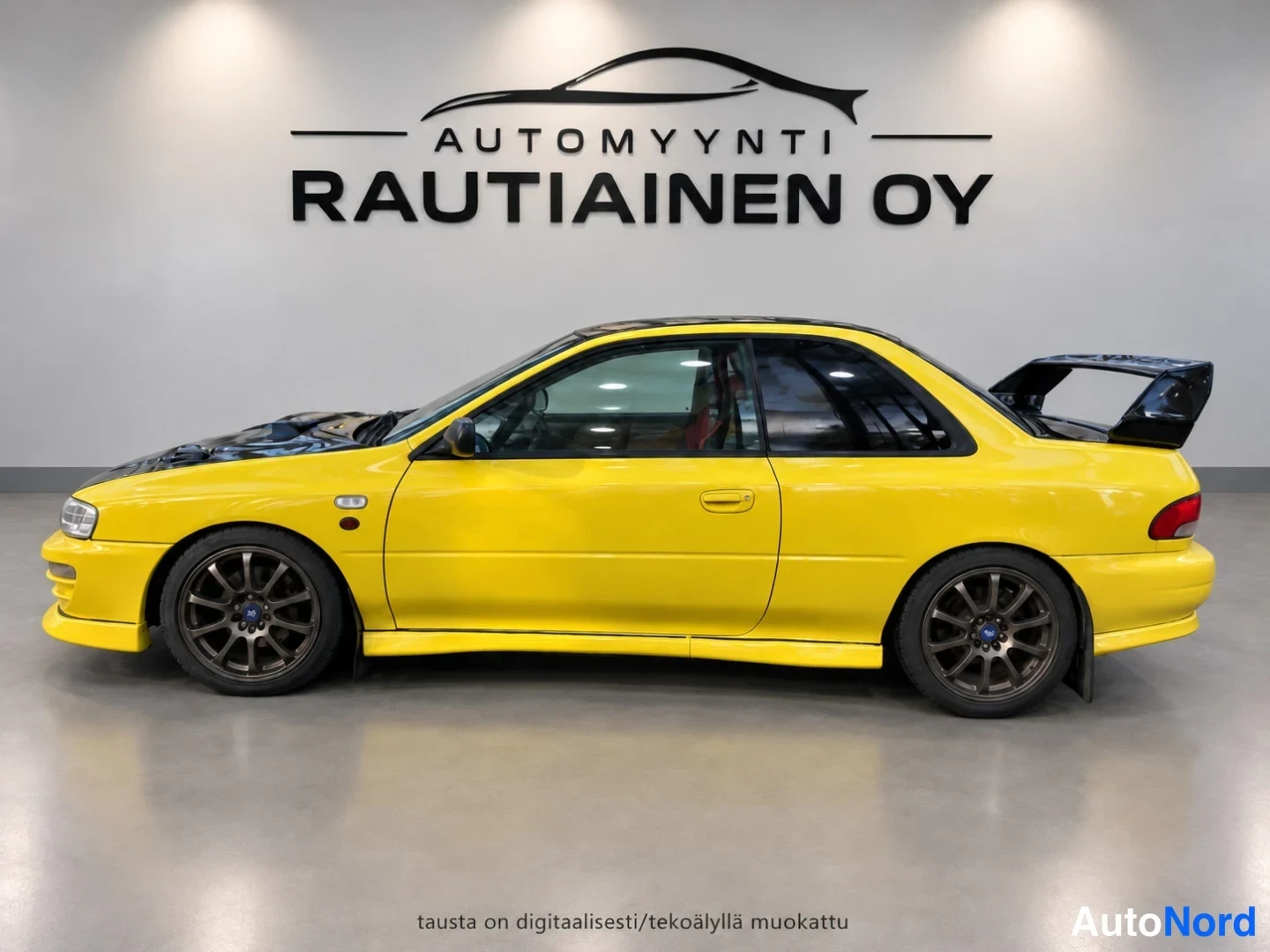 Gul Subaru Impreza 1997, snett framifrån, fronten åt vänster, bild 2