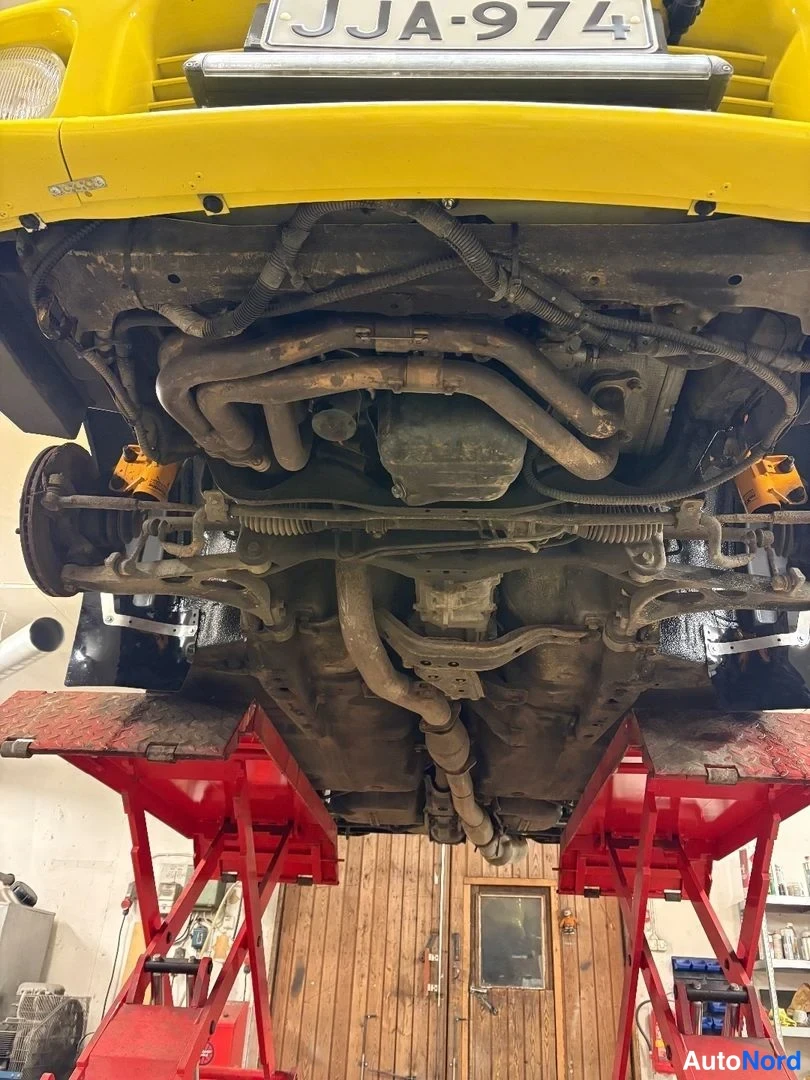 Gul Subaru Impreza 1997, detalj, bild 9
