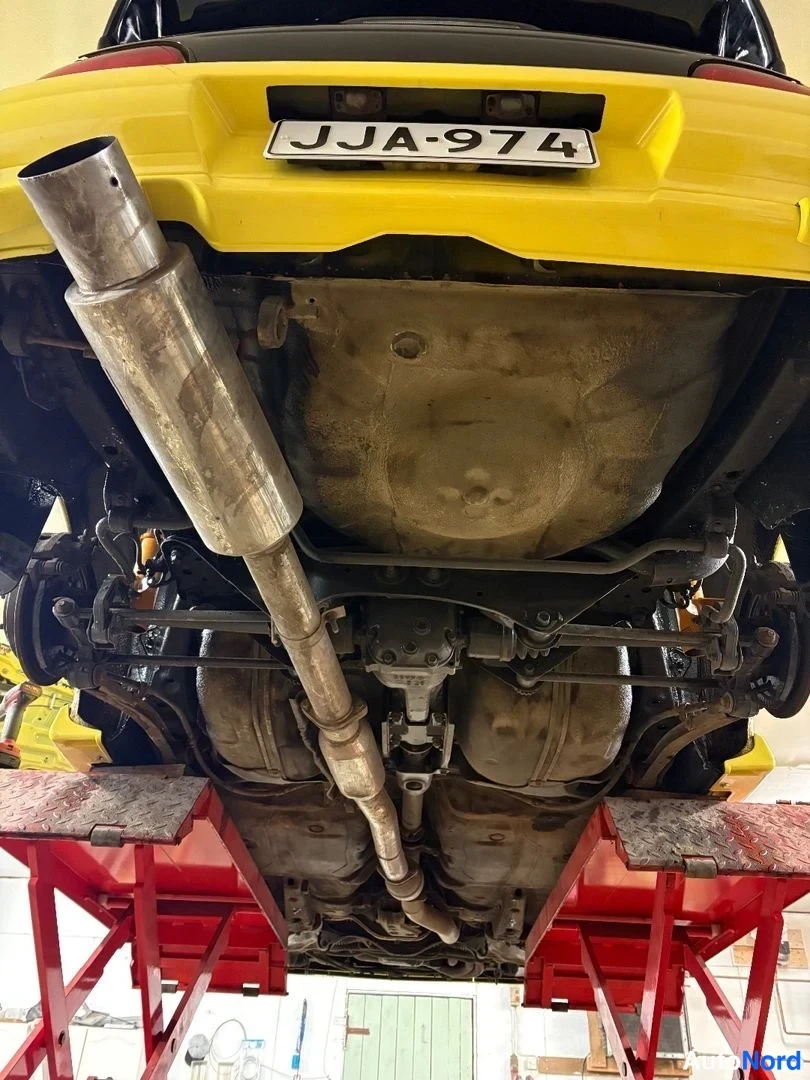 Gul Subaru Impreza 1997, detalj, bild 10