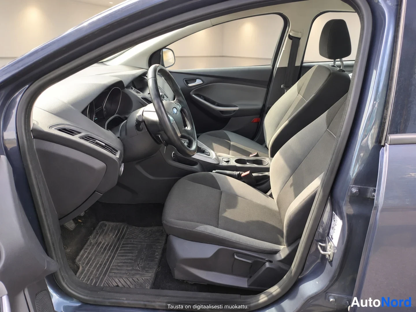 Blå Ford Focus 2013, framsäten, bild 7