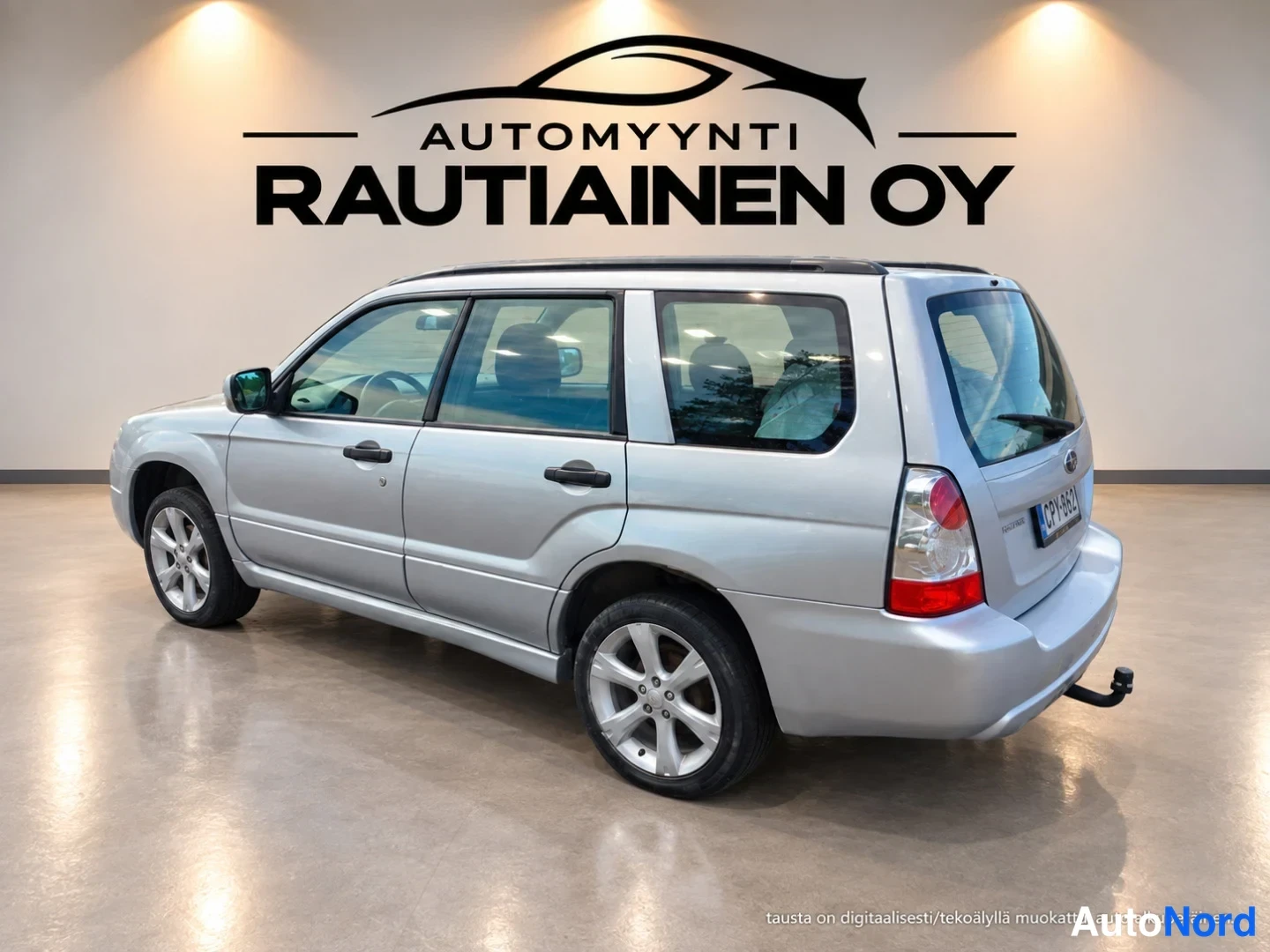 Silver Subaru Forester 2007, snett bakifrån, bild 3