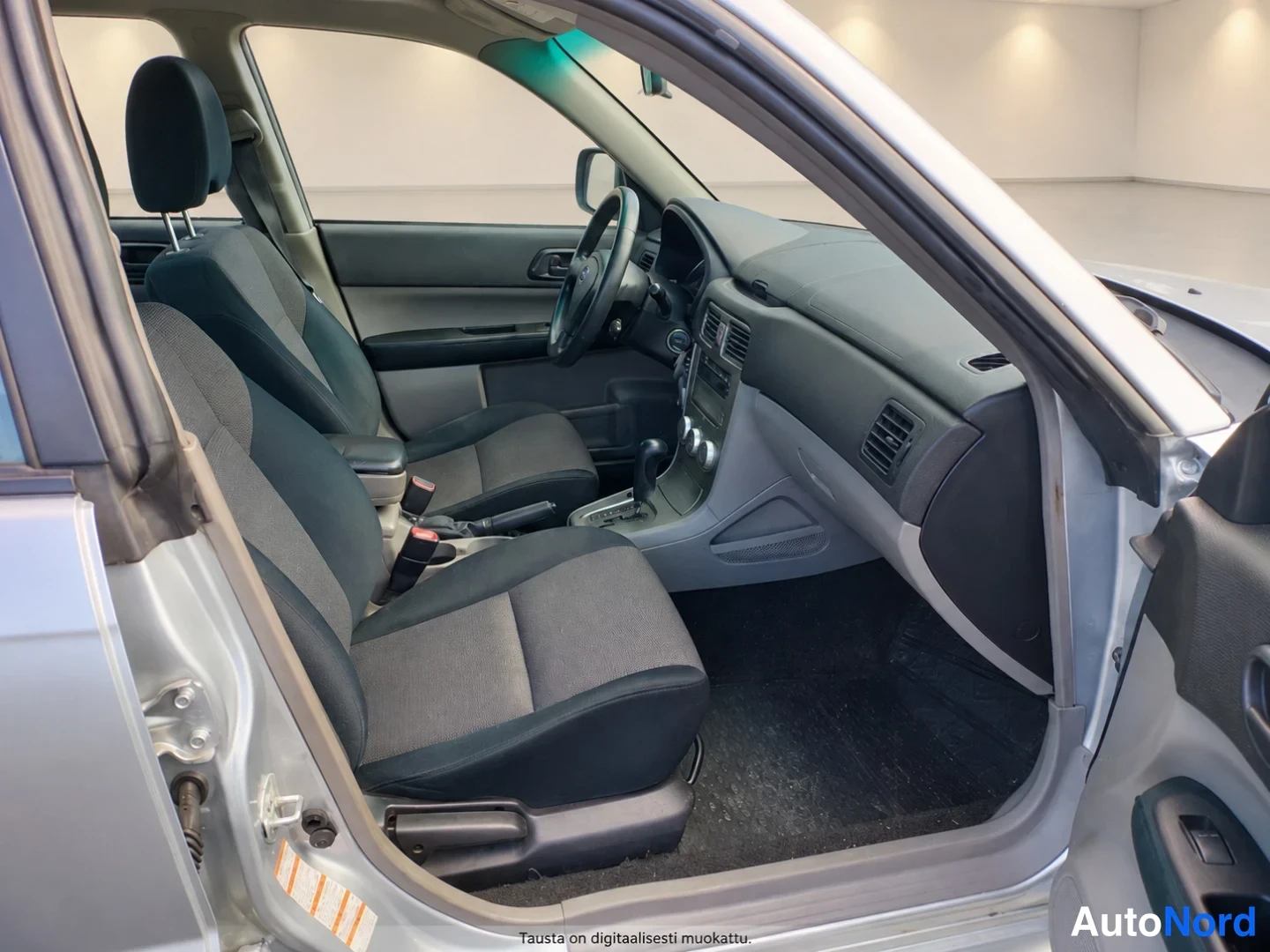 Silver Subaru Forester 2007, baksäten, bild 7