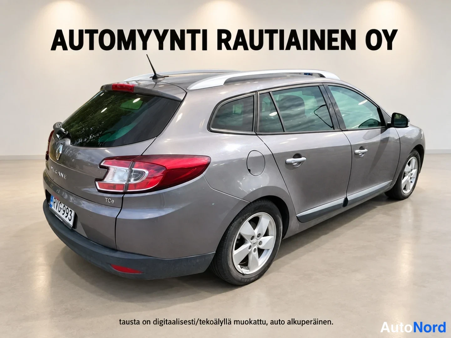 Grå Renault Megane 2011, snett bakifrån, bild 5