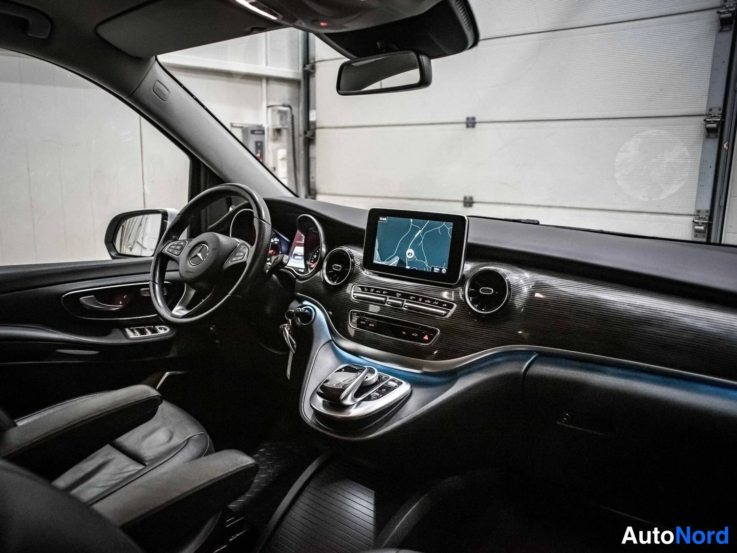 Valkoinen Mercedes-Benz V 250 d 2019, ohjaamo, kuva 10