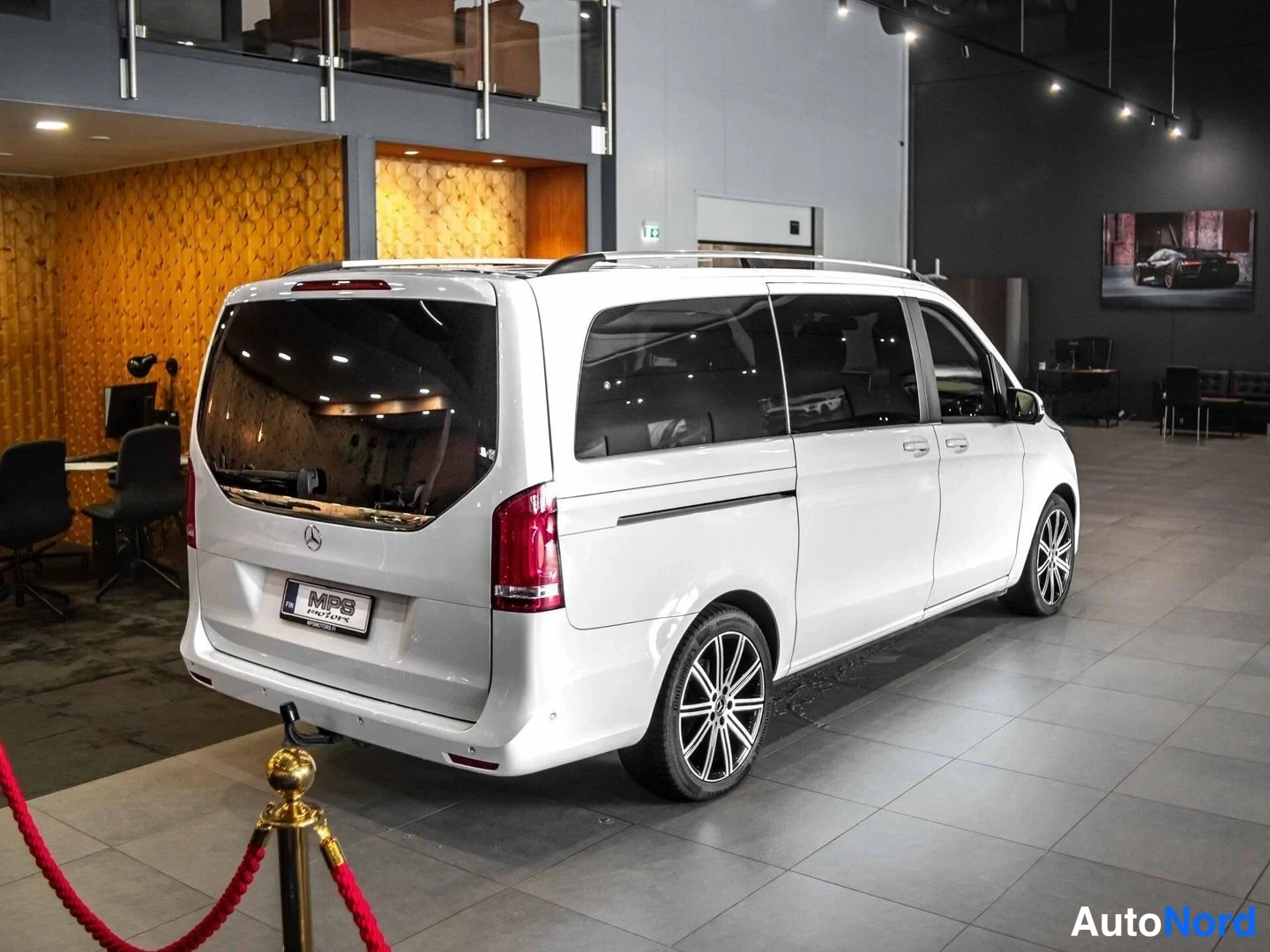 Valkoinen Mercedes-Benz V 250 d 2019, takaviisto, kuva 6