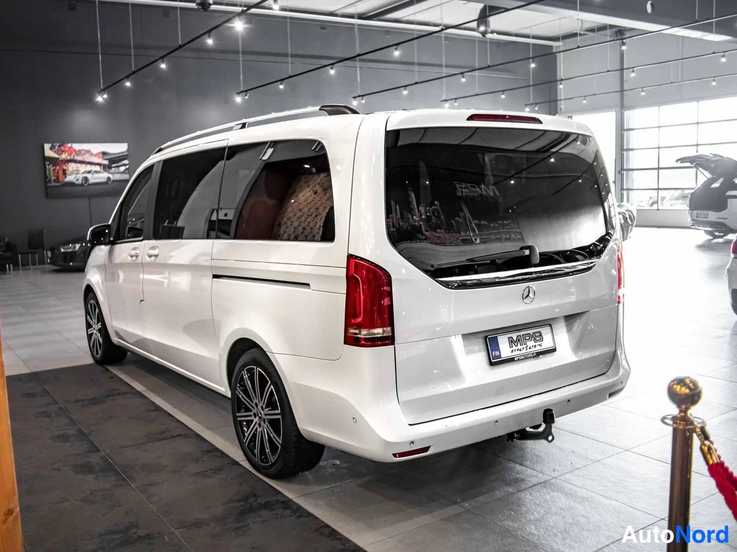 Valkoinen Mercedes-Benz V 250 d 2019, takaviisto, kuva 7