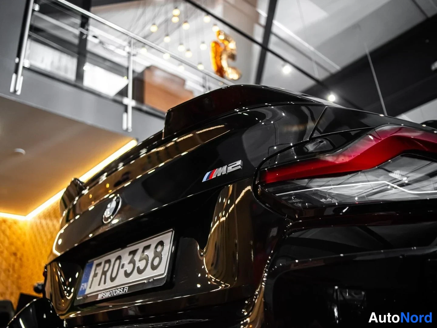 Musta BMW M2 2023, takaa, kuva 9