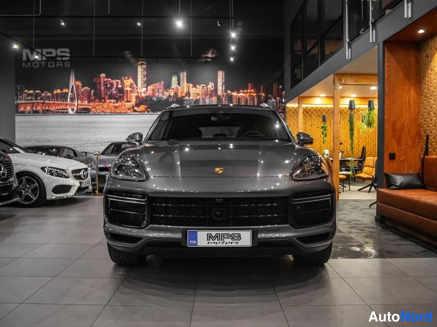 Harmaa Porsche Cayenne Turbo S 2021, edestä, kuva 5