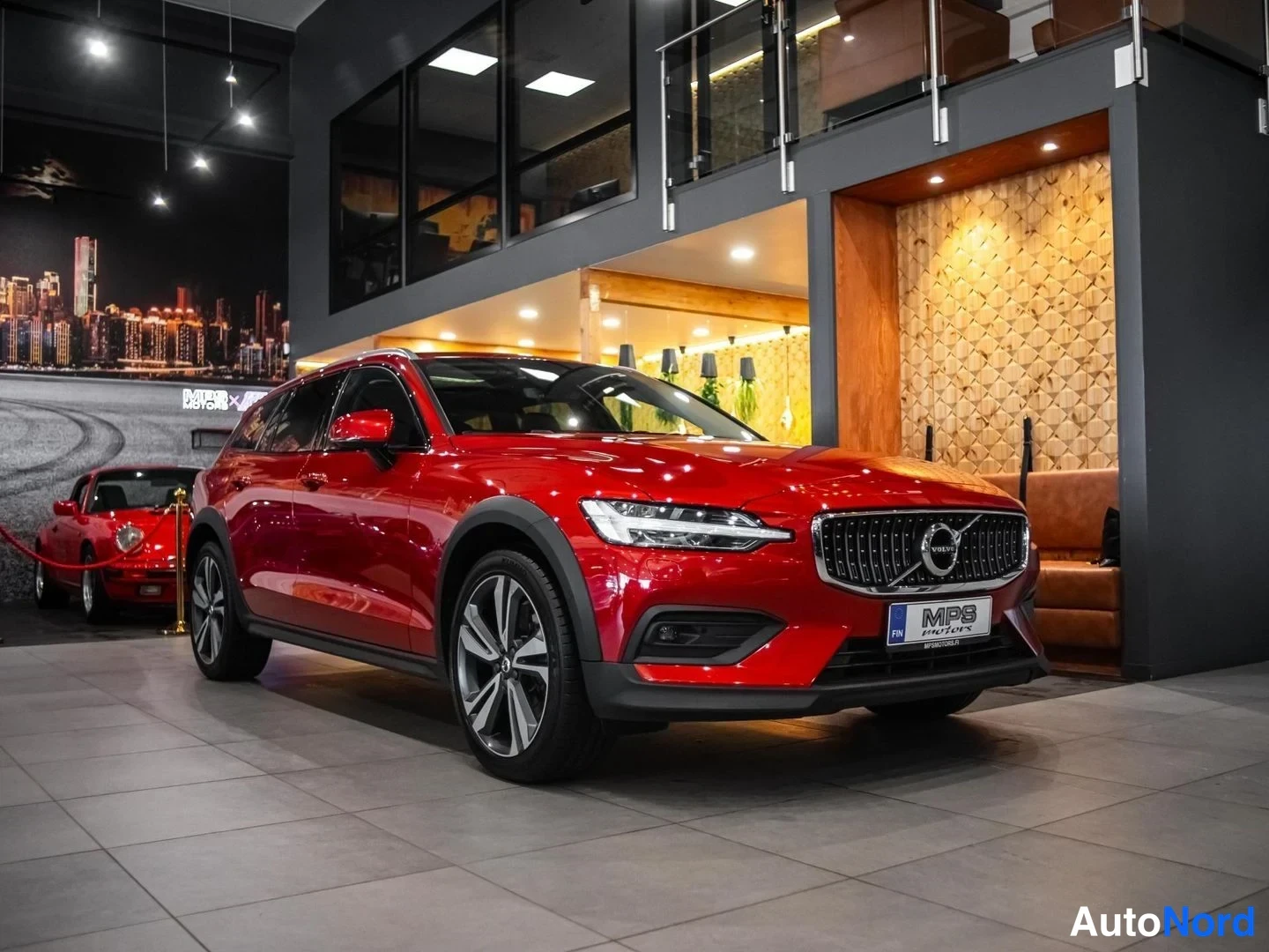 Punainen Volvo V60 Cross Country 2020, etuviisto, keula oikealle, kuva 2