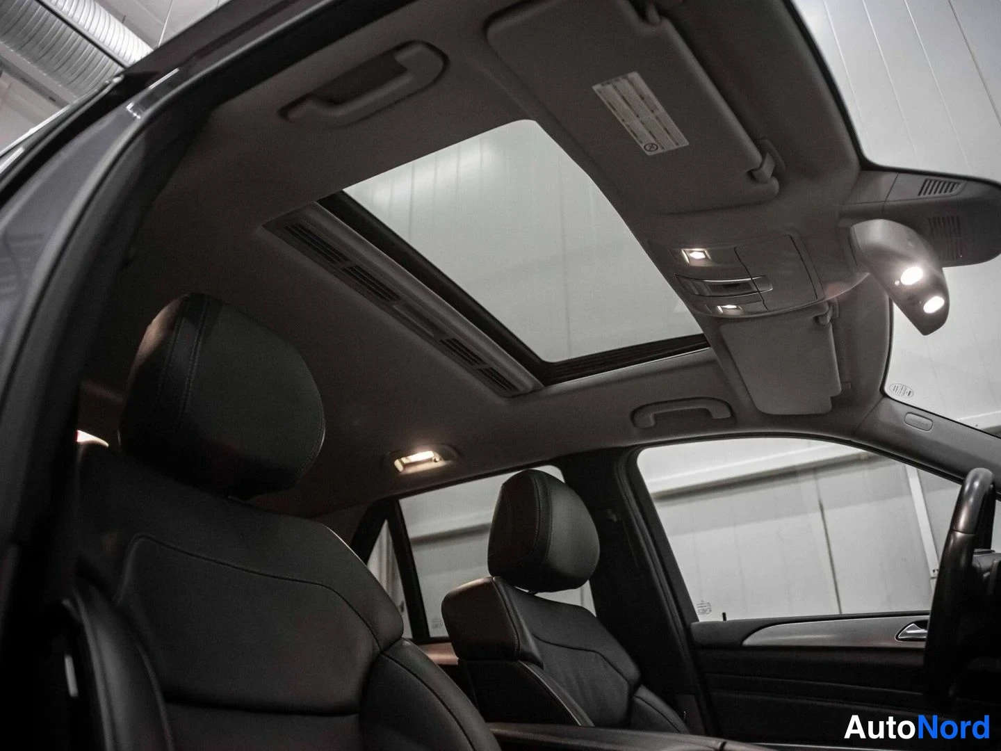 Harmaa Mercedes-Benz ML 350 BlueTEC 4MATIC 2012, etuistuimet, kuva 13
