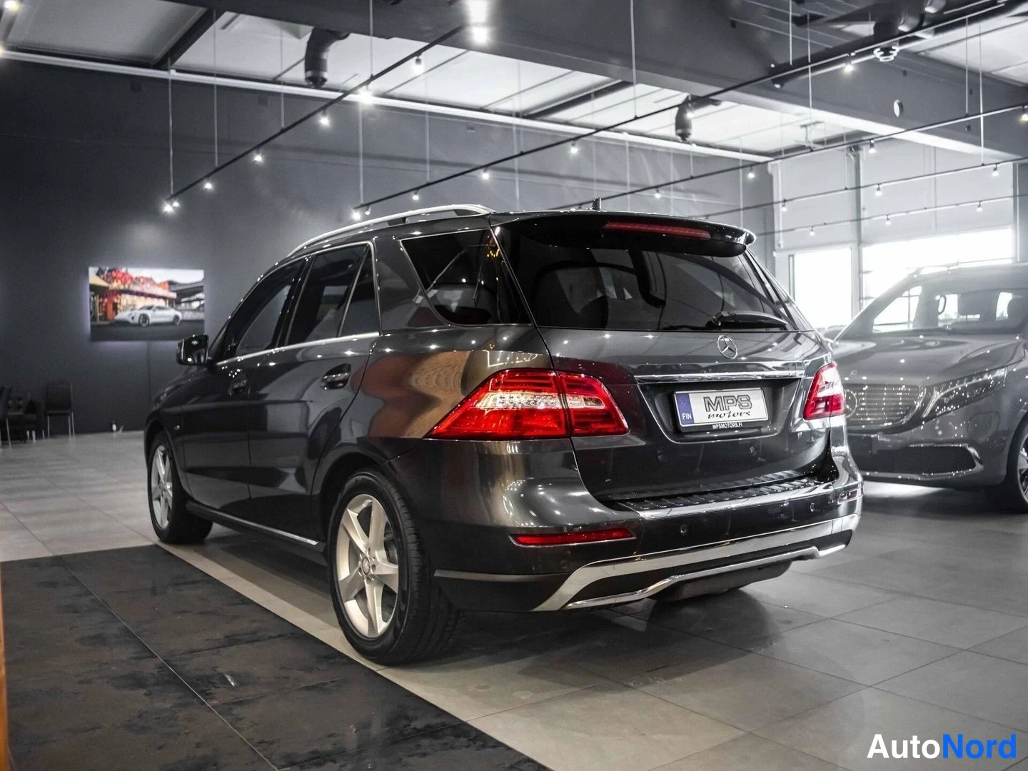 Harmaa Mercedes-Benz ML 350 BlueTEC 4MATIC 2012, takaviisto, kuva 7