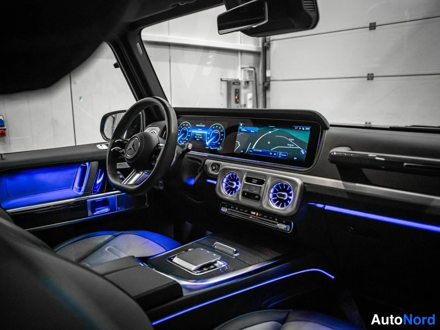 Harmaa Mercedes-Benz G 580 4MATIC 2025, ohjaamo, kuva 12