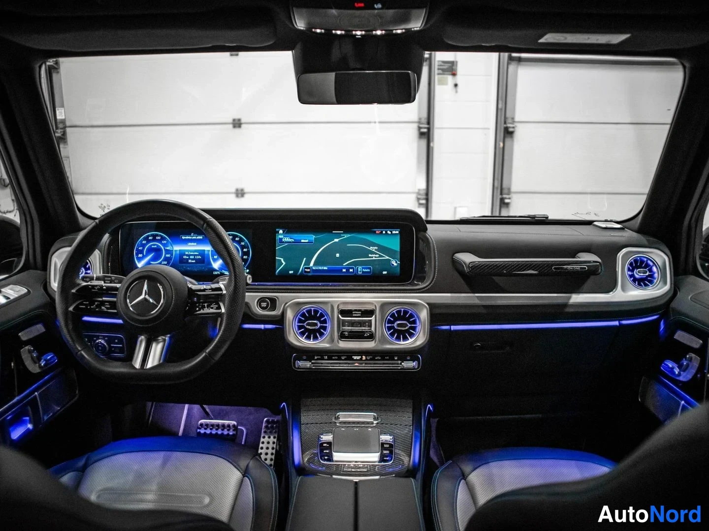 Harmaa Mercedes-Benz G 580 4MATIC 2025, ohjaamo, kuva 13