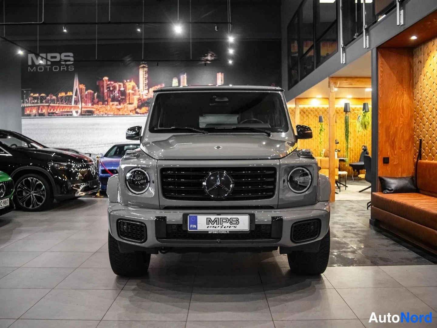 Harmaa Mercedes-Benz G 580 4MATIC 2025, edestä, kuva 7