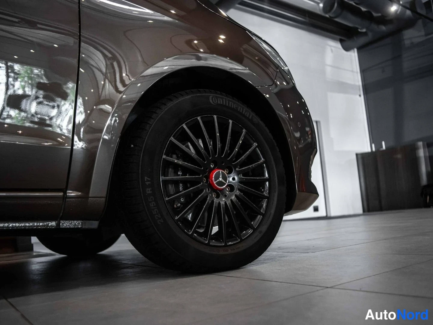 Ruskea Mercedes-Benz V 250 d 2017, yksityiskohta, kuva 16