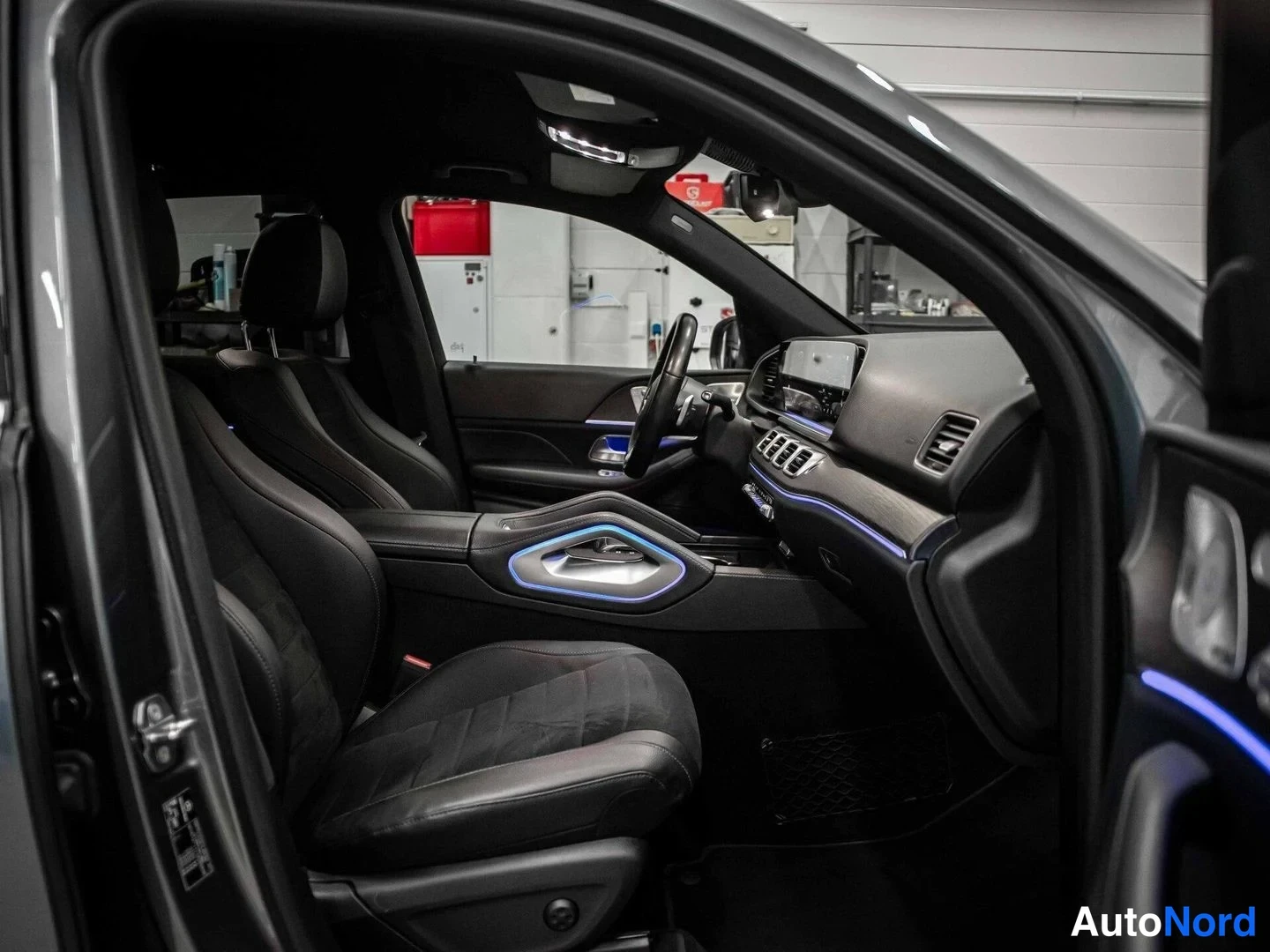 Harmaa Mercedes-Benz GLE 350 de 4MATIC 2020, ohjaamo, kuva 12