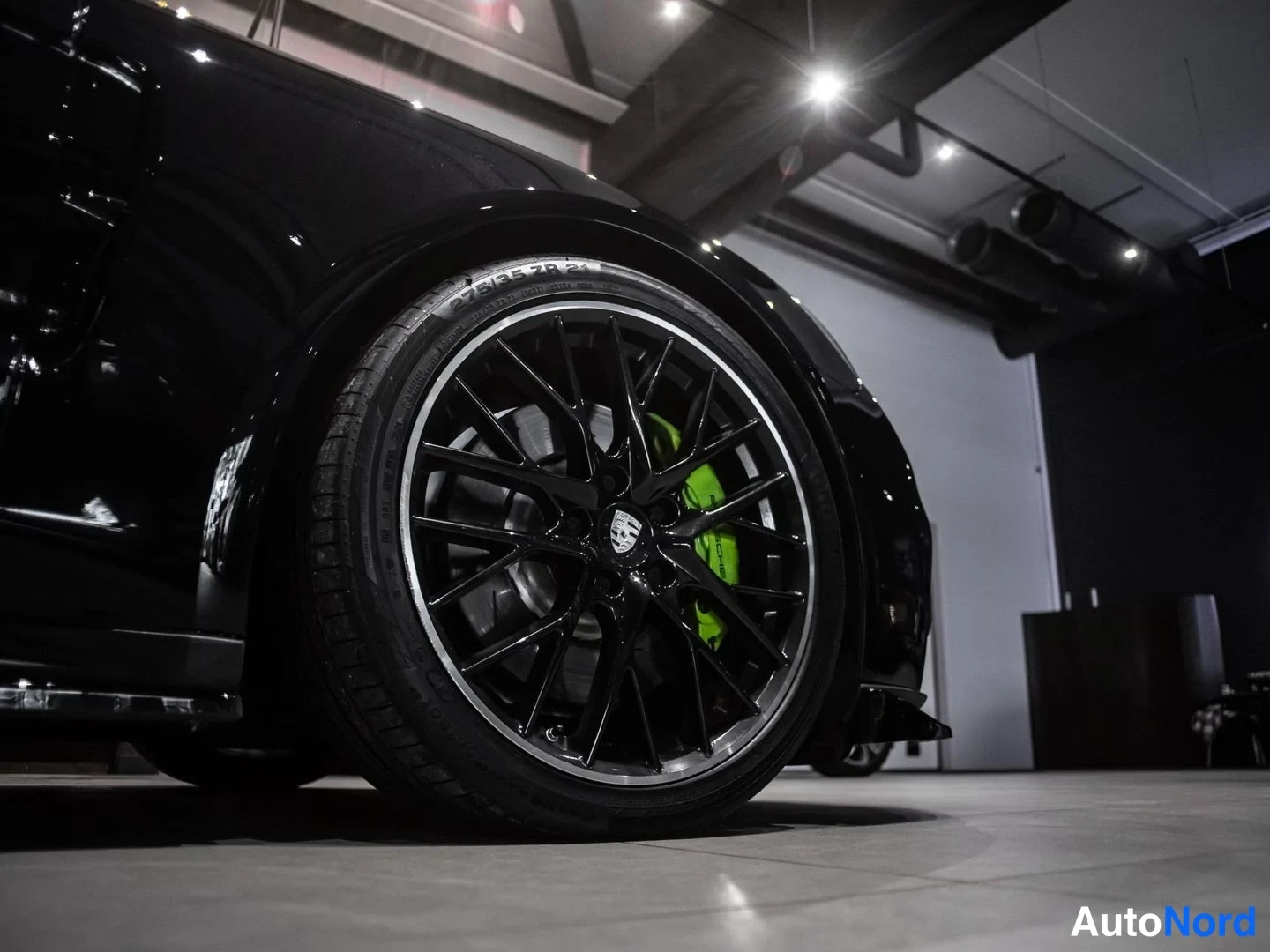 Musta Porsche Panamera 4 E-Hybrid 2018, yksityiskohta, kuva 20