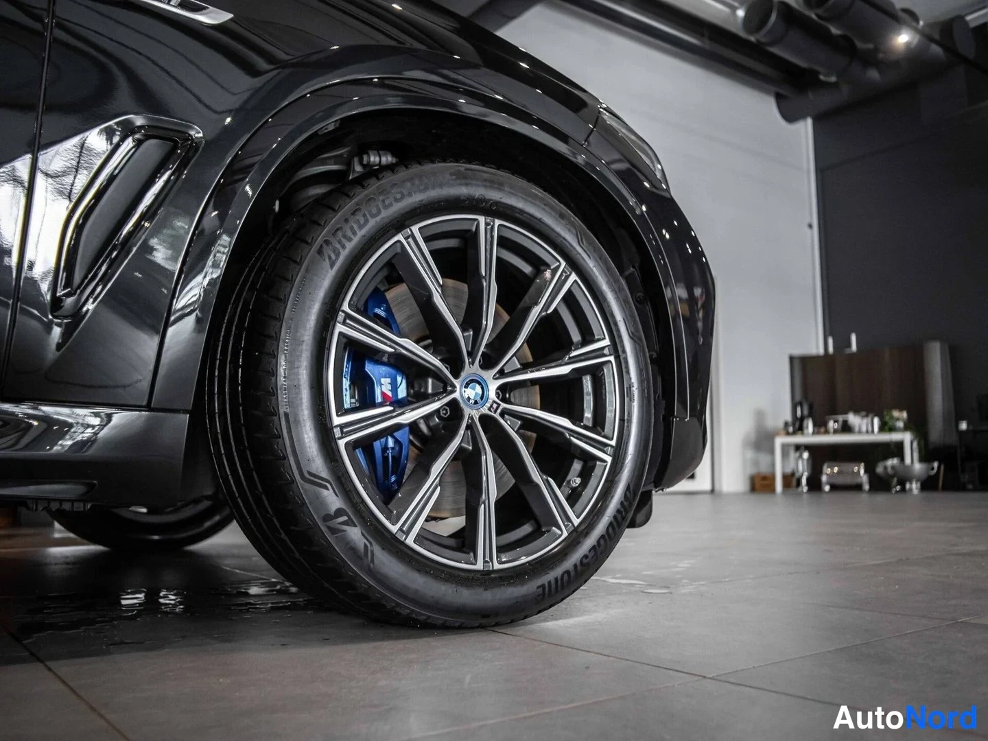 Musta BMW X5 xDrive45e 2022, yksityiskohta, kuva 15