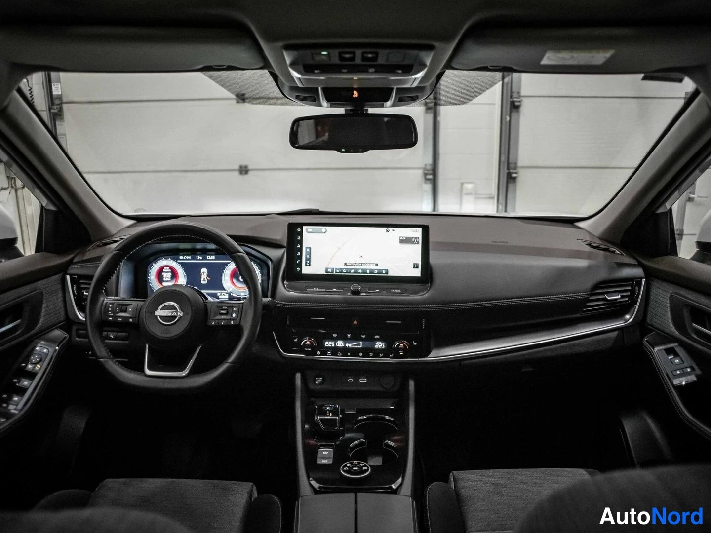 Valkoinen Nissan X-Trail 2024, ohjaamo, kuva 11