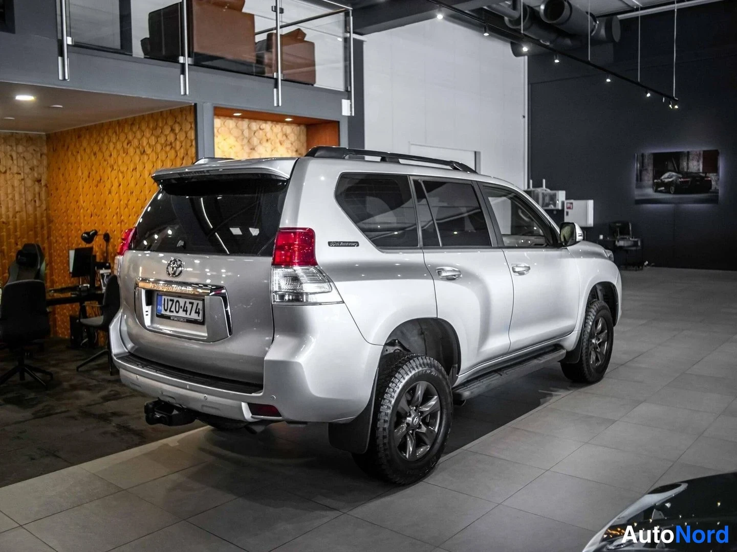 Hopea Toyota Land Cruiser 2012, takaviisto, kuva 6