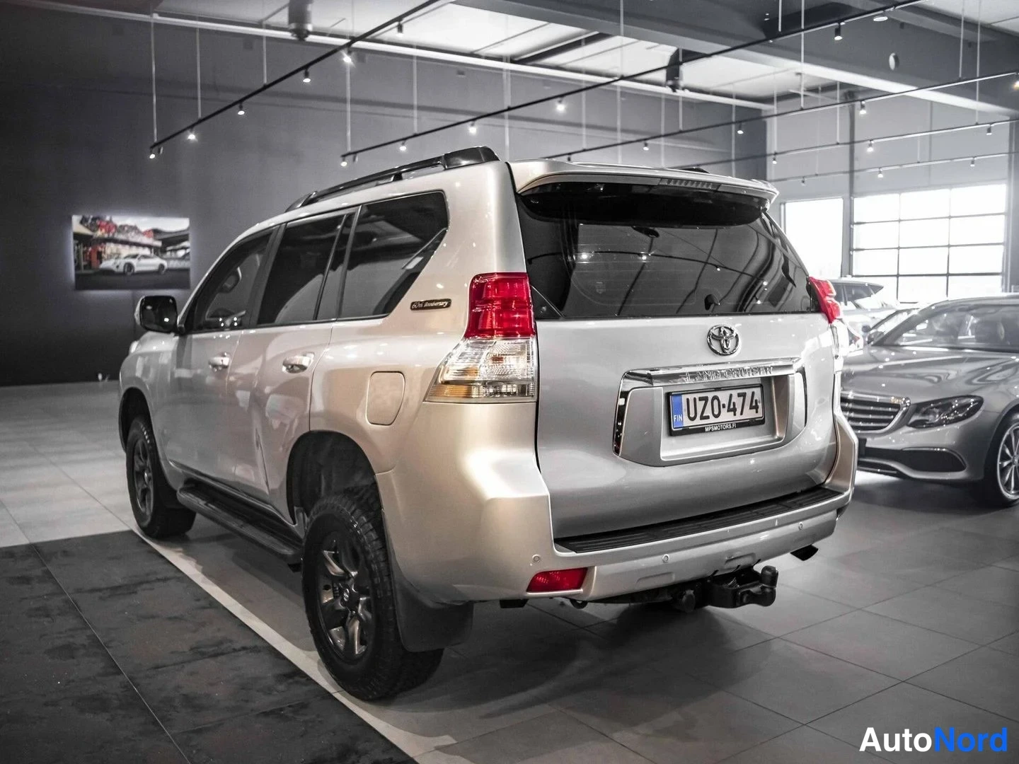 Hopea Toyota Land Cruiser 2012, takaviisto, kuva 7