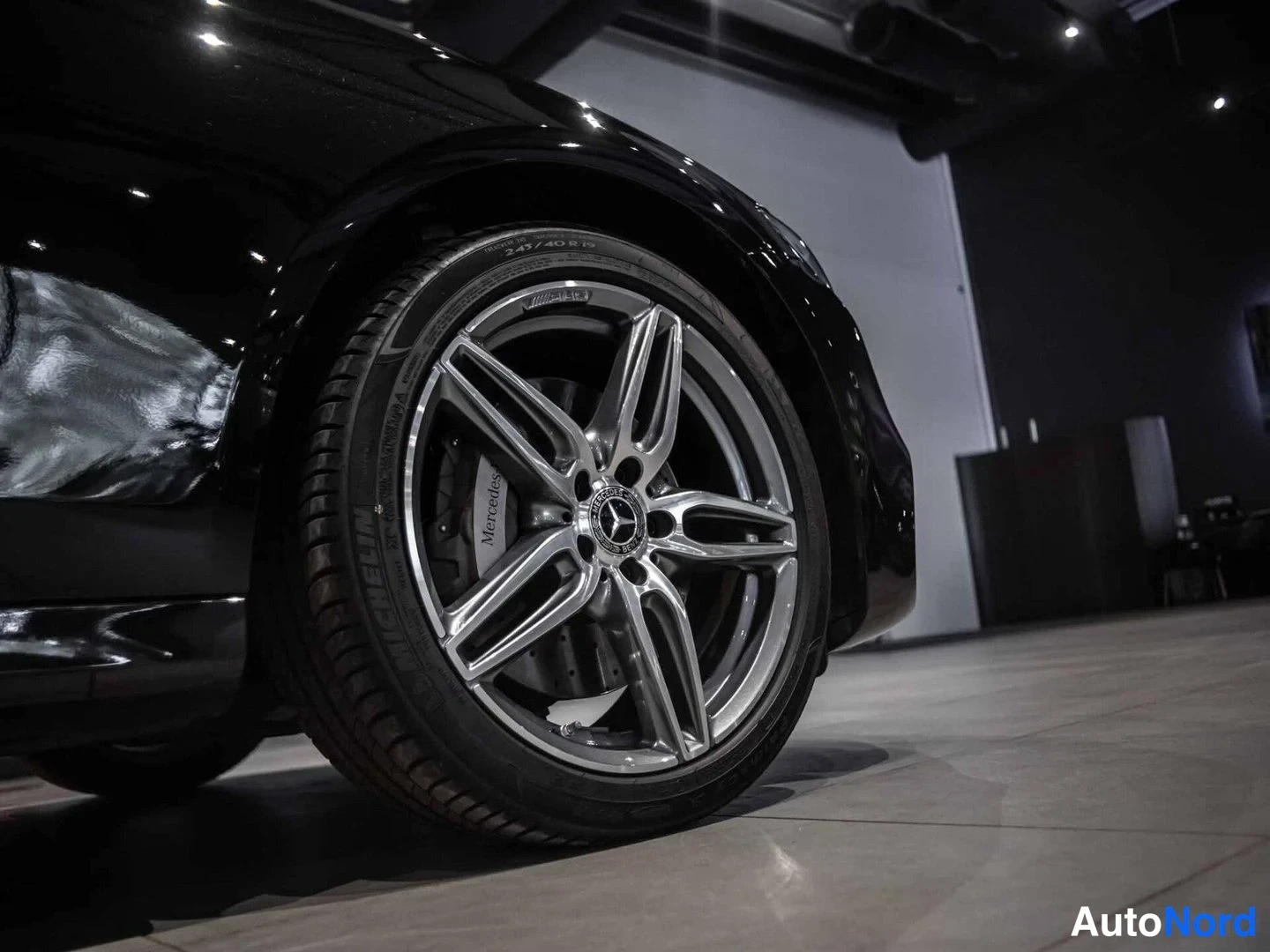 Musta Mercedes-Benz E 450 4MATIC 2020, yksityiskohta, kuva 16