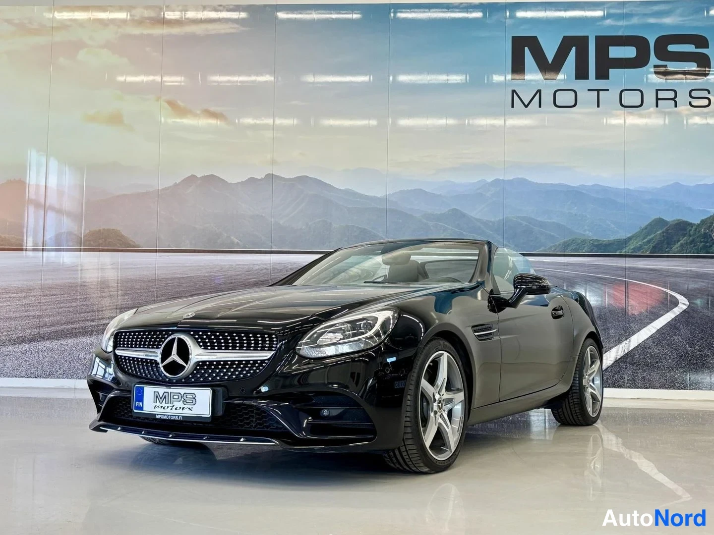 Musta Mercedes-Benz SLC 180 2017, etuviisto, keula vasemmalle, kuva 2