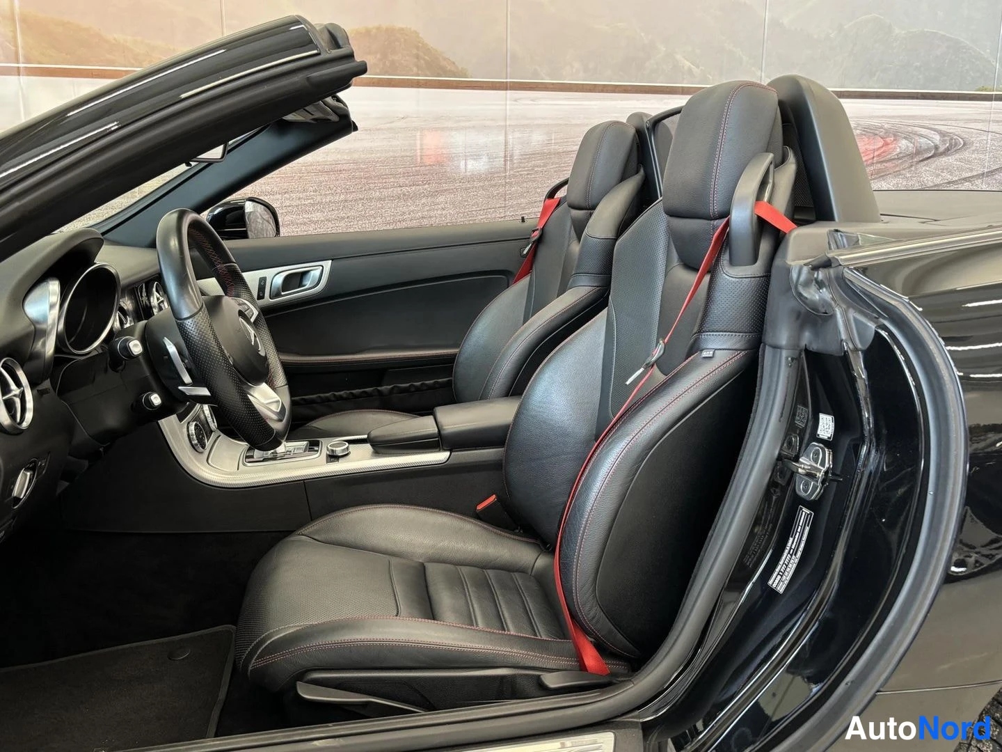 Musta Mercedes-Benz SLC 180 2017, etuistuimet, kuva 14