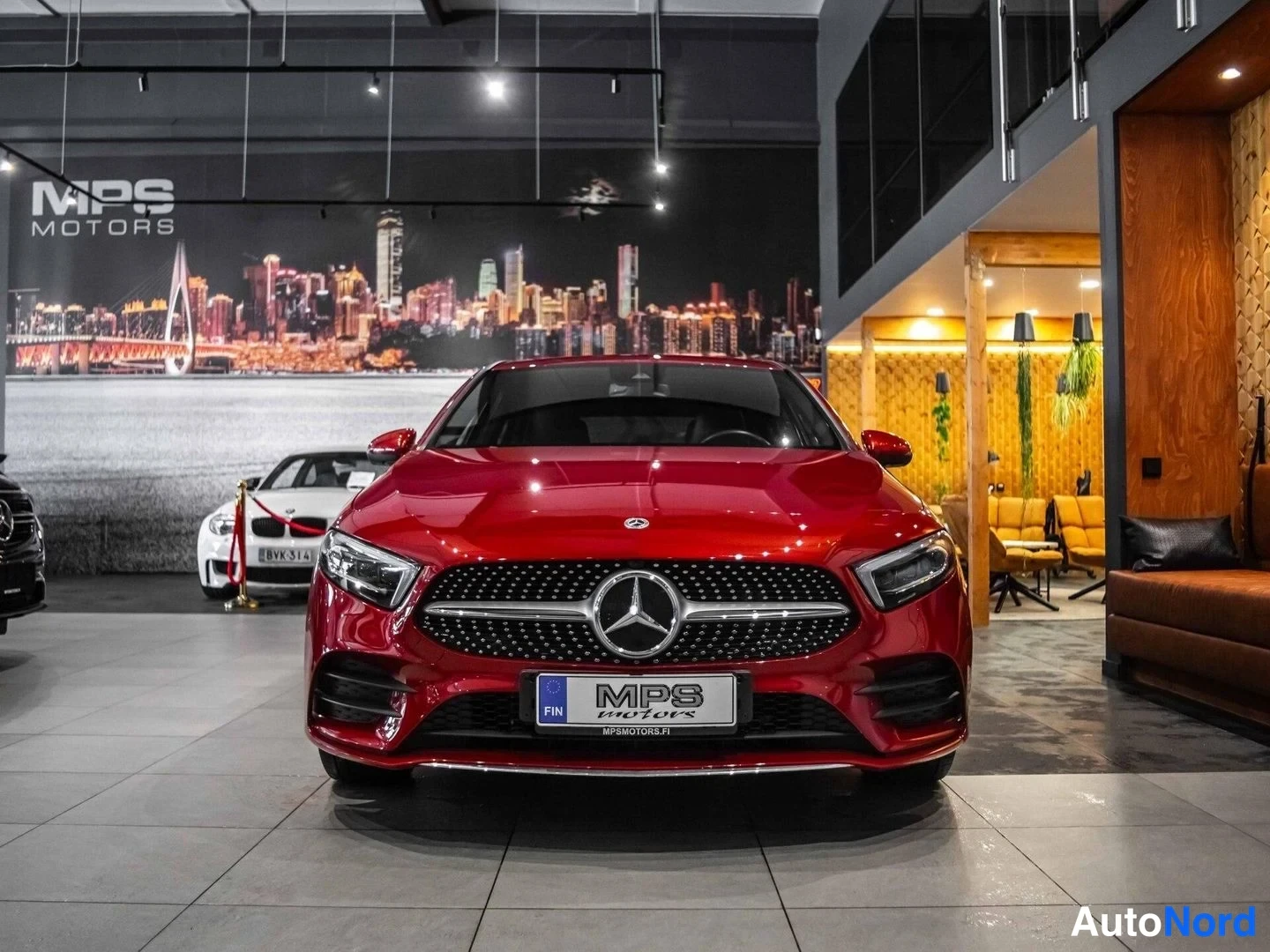Punainen Mercedes-Benz A 250 e 2021, edestä, kuva 5
